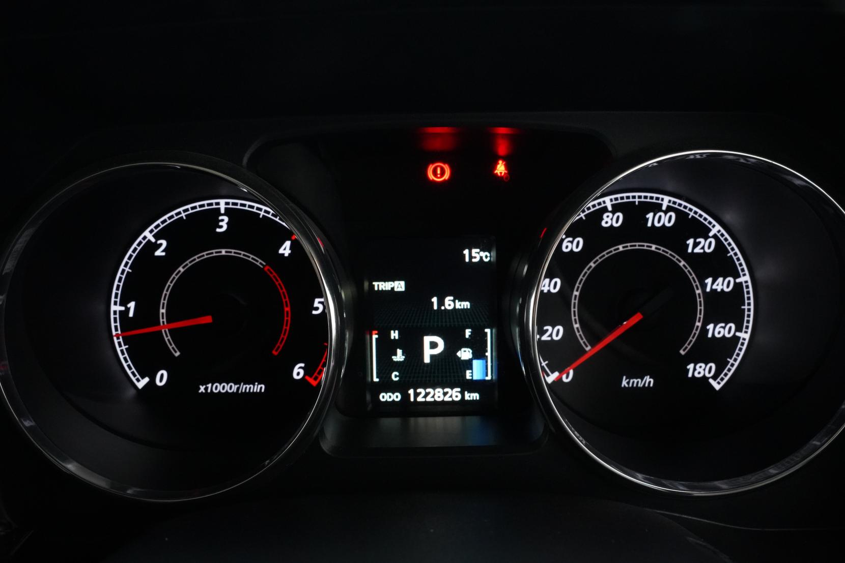 Mitsubishi Delica (1968–present) 2.2 D:5 4WD D POWER PACKAGE