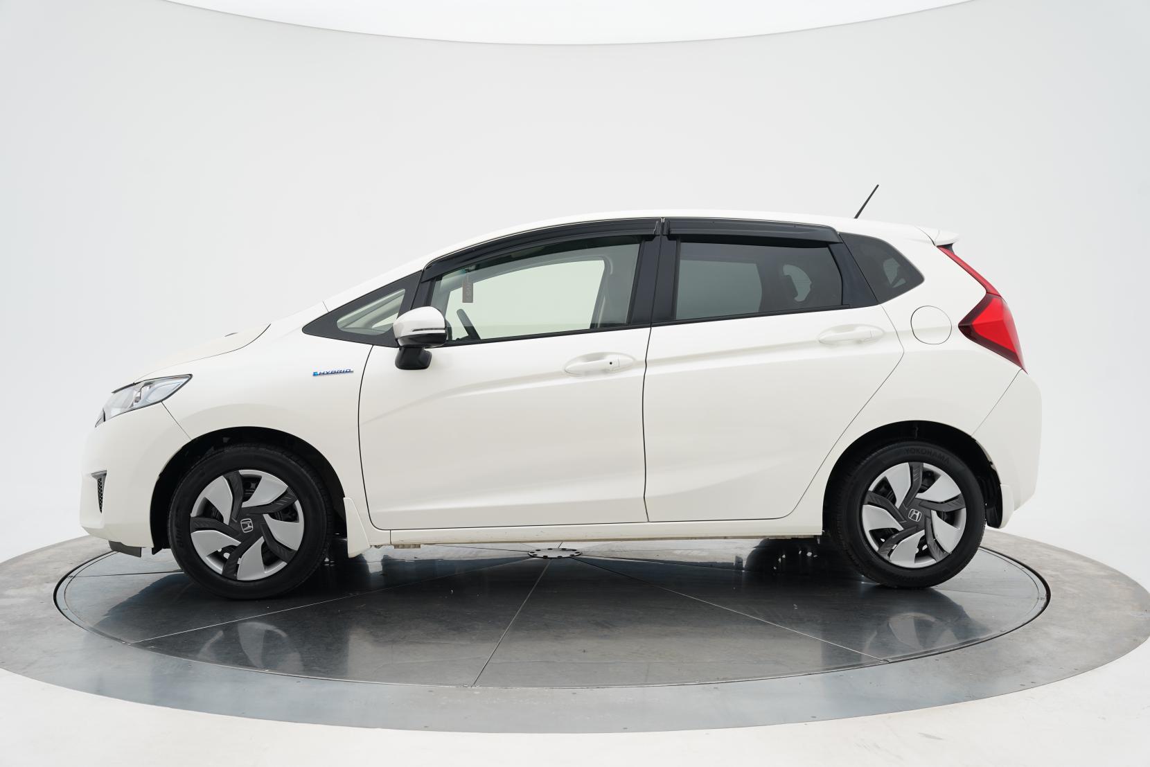 Honda Fit 1.5 HYBRID F PACKAGE