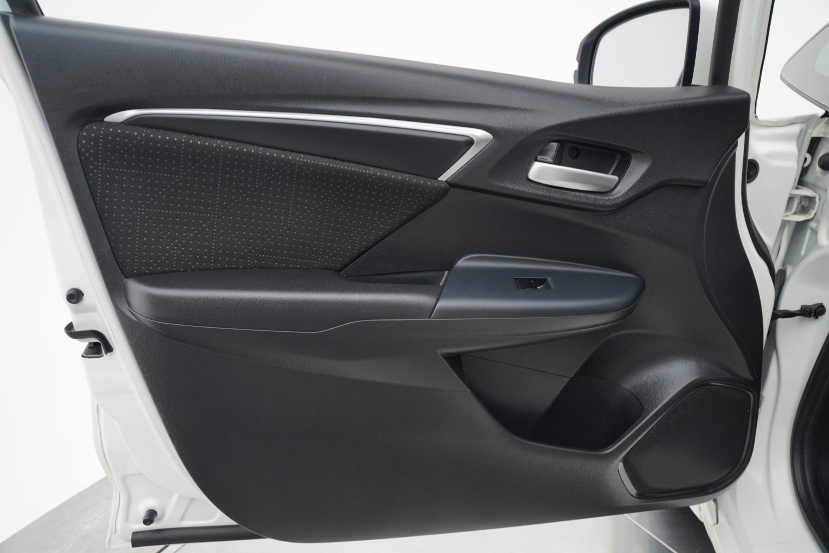 Honda Fit 1.5 HYBRID F PACKAGE