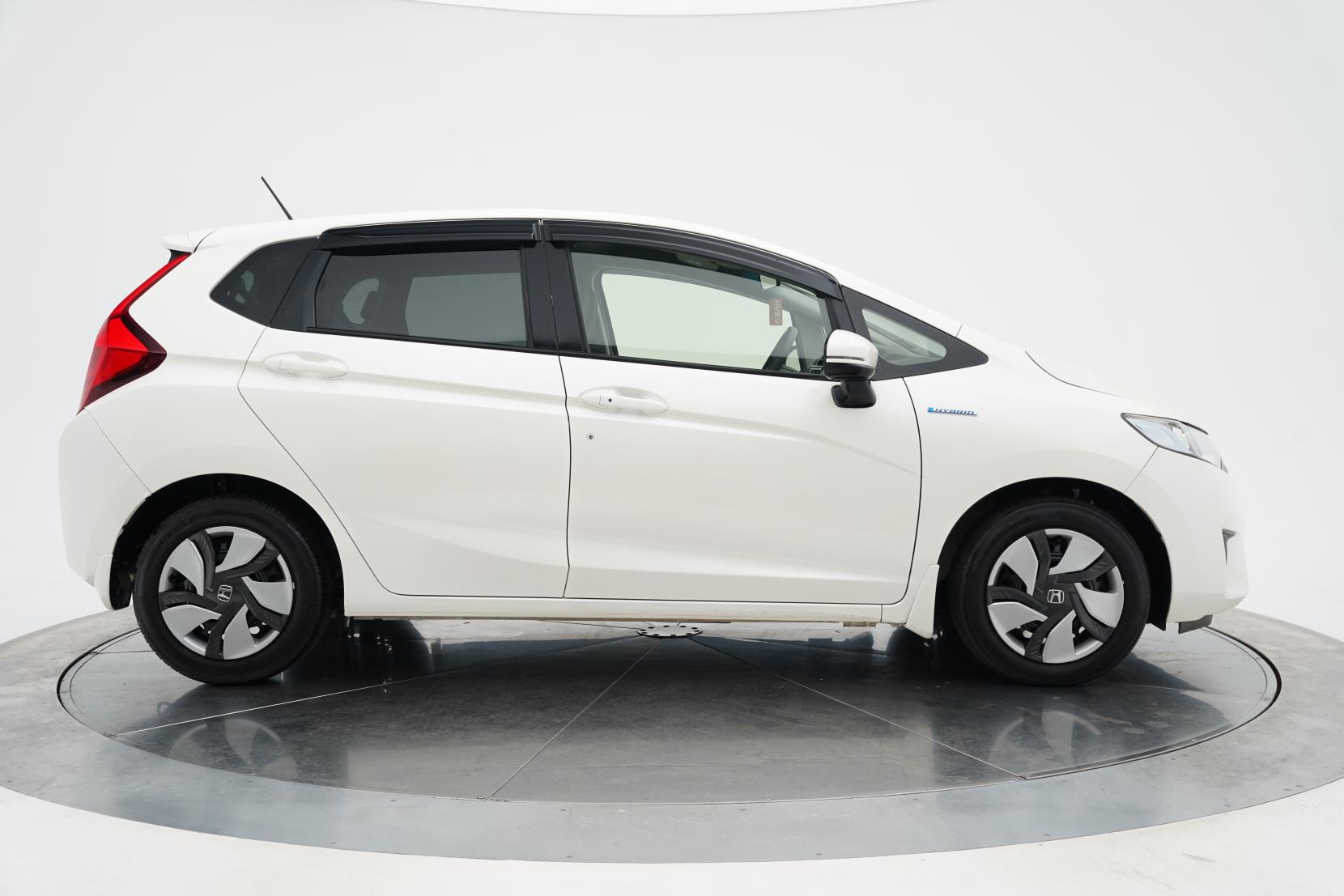 Honda Fit 1.5 HYBRID F PACKAGE