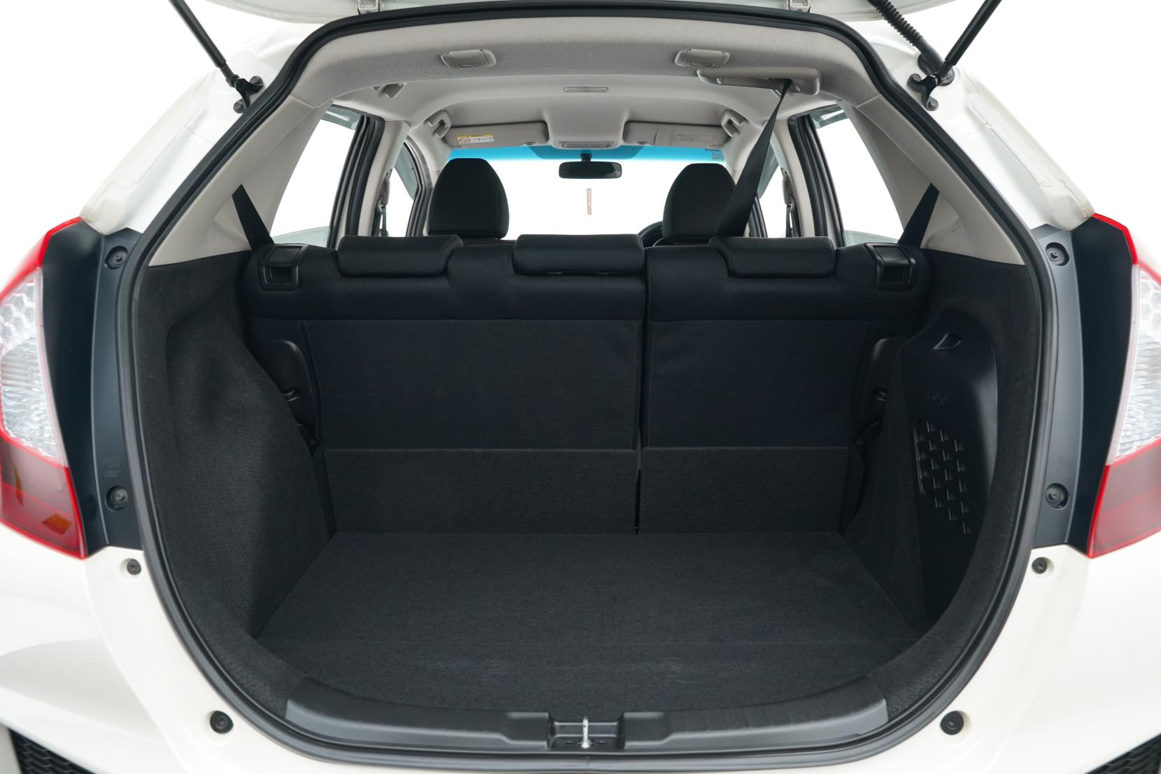 Honda Fit 1.5 HYBRID F PACKAGE