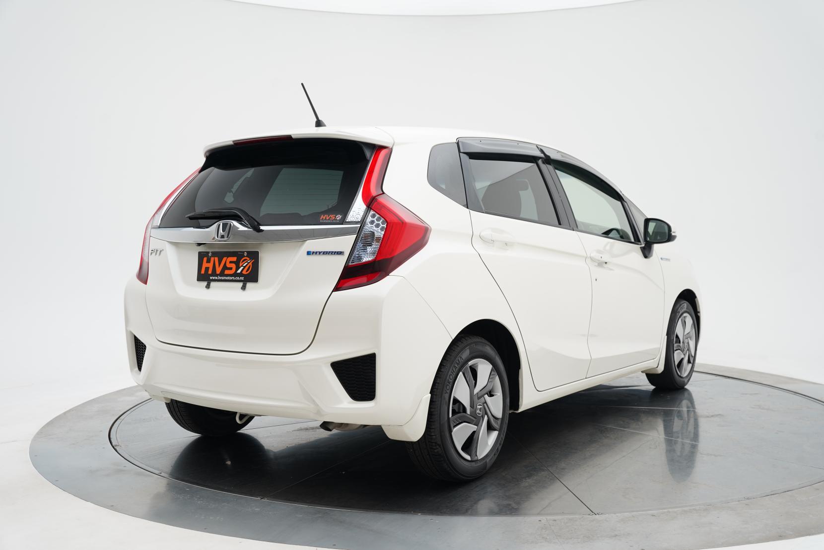 Honda Fit 1.5 HYBRID F PACKAGE