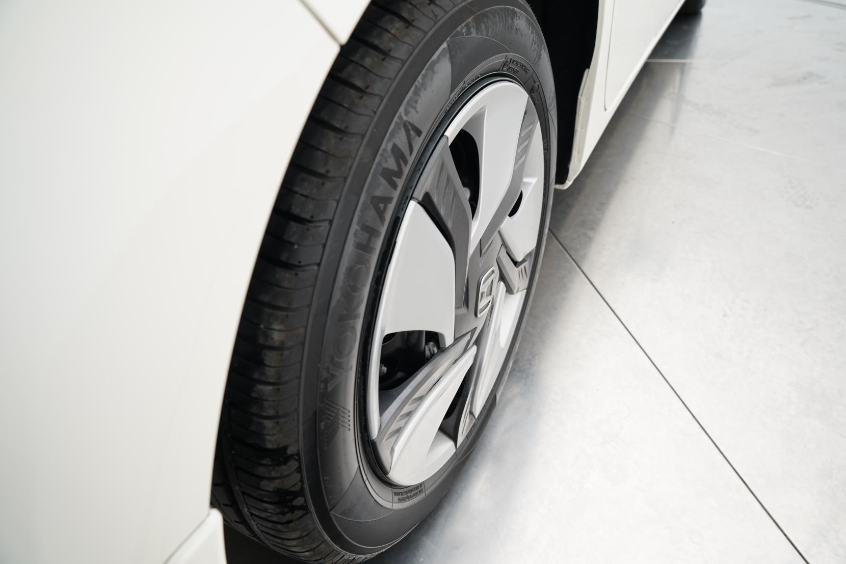 Honda Fit 1.5 HYBRID F PACKAGE