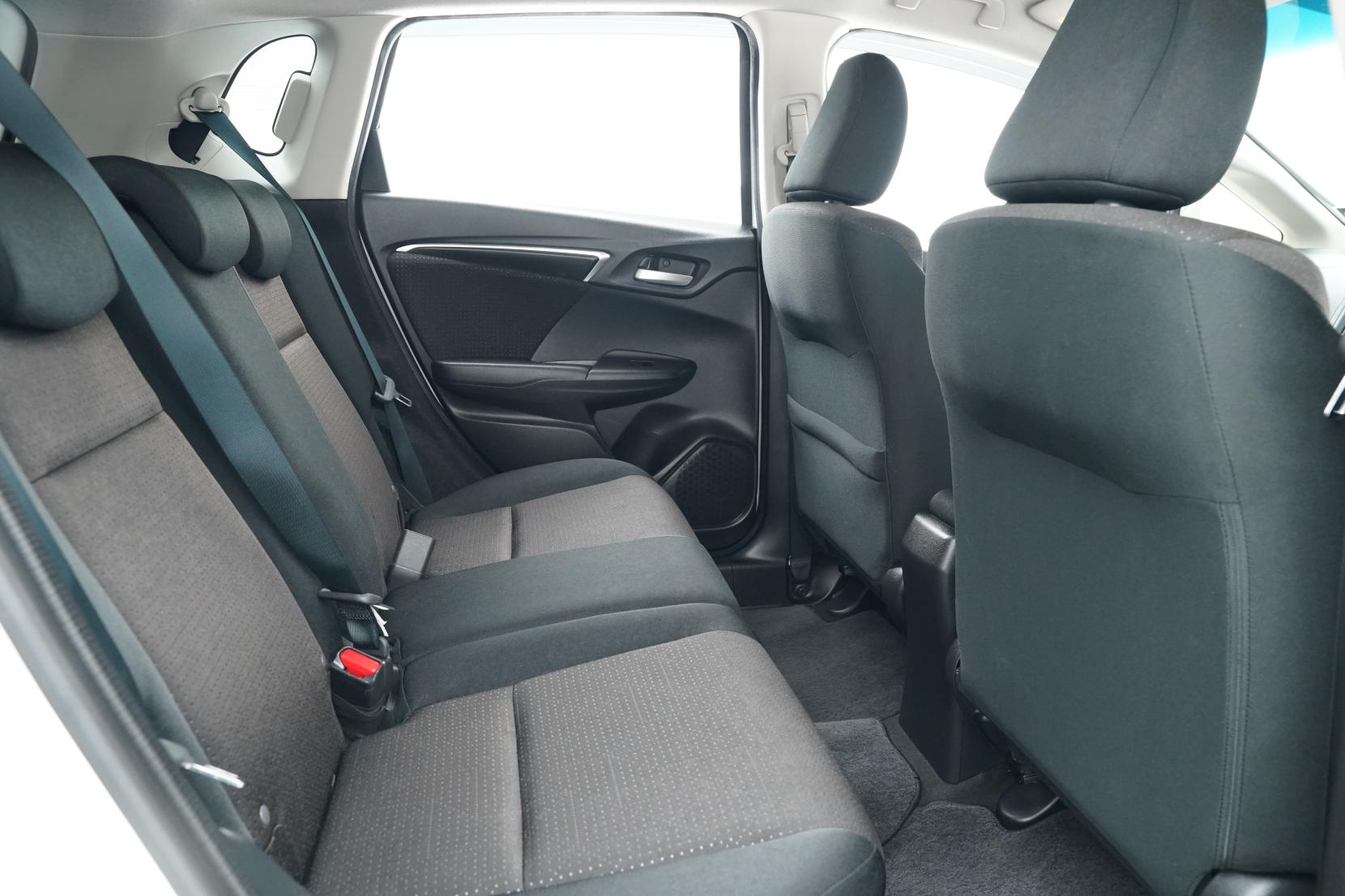 Honda Fit 1.5 HYBRID F PACKAGE