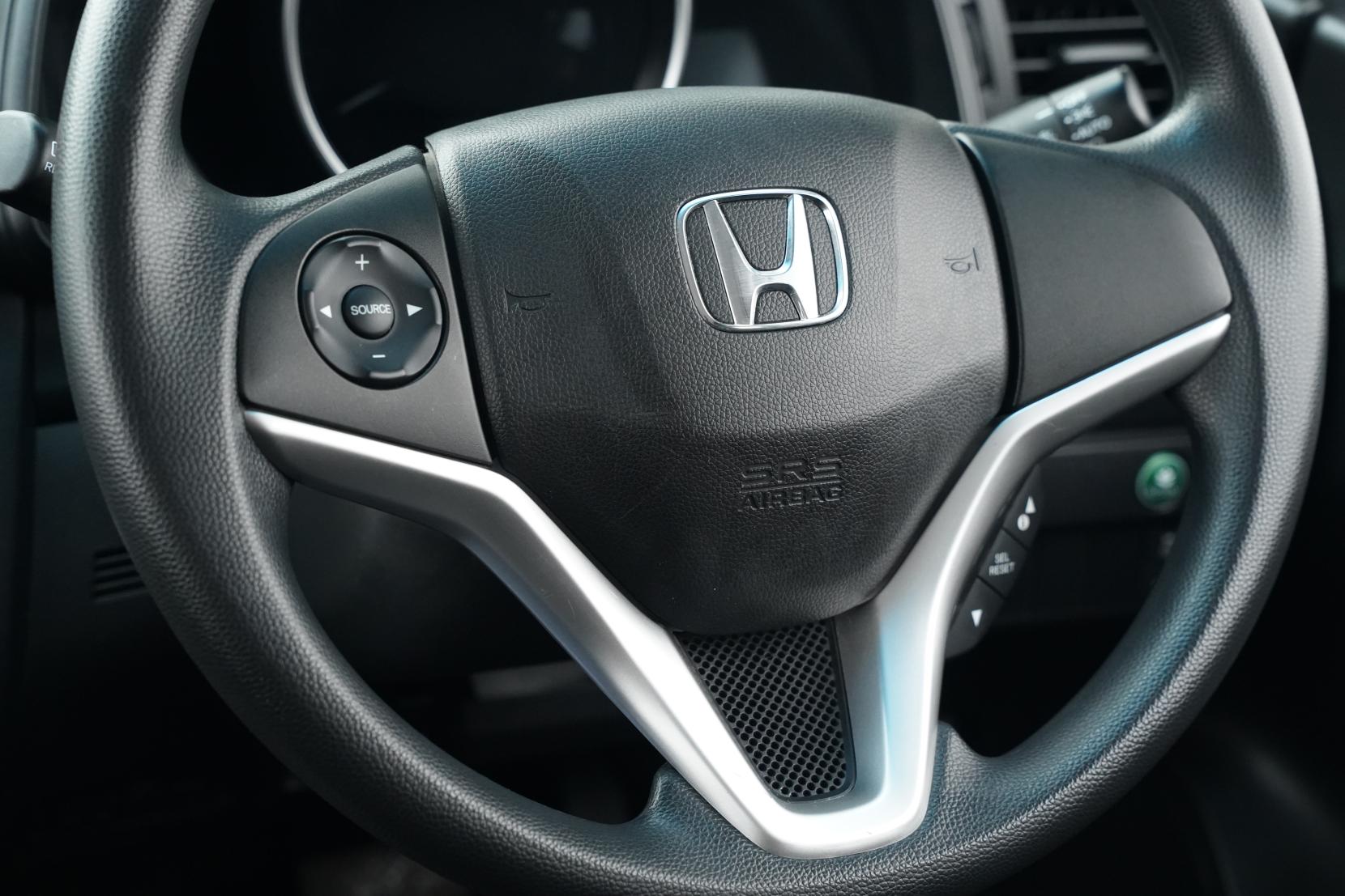 Honda Fit 1.5 HYBRID F PACKAGE