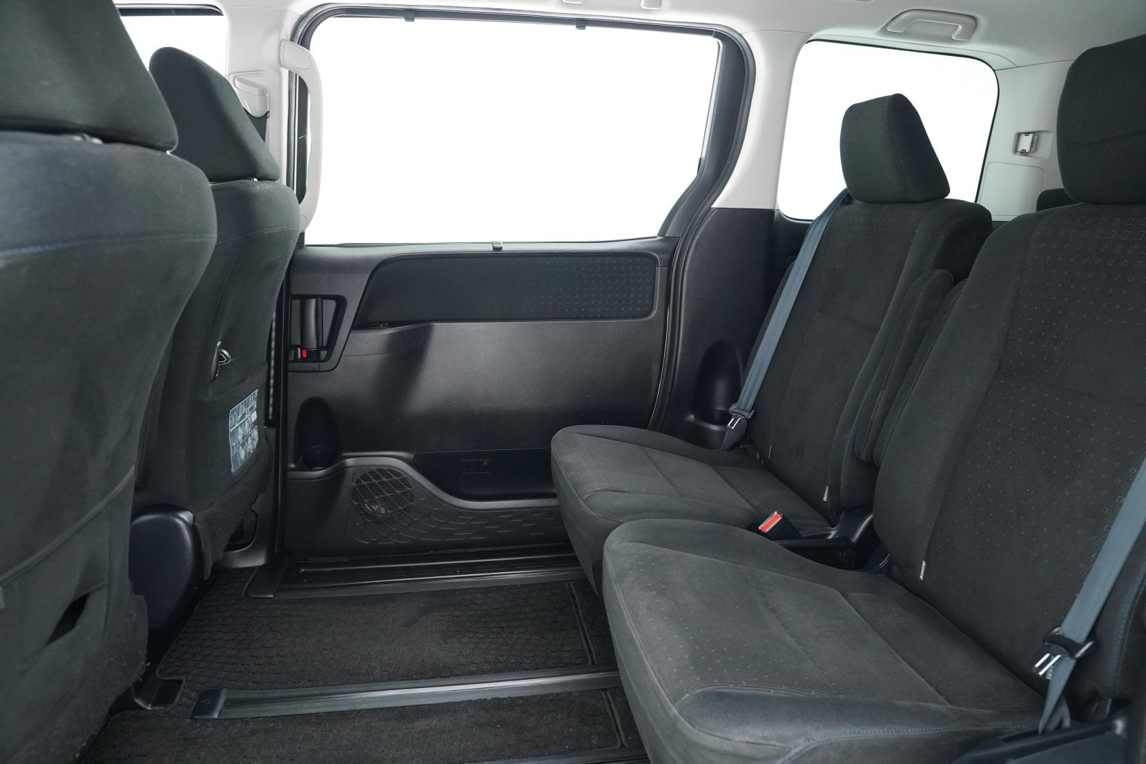 Toyota Noah 1.8 HYBRID G