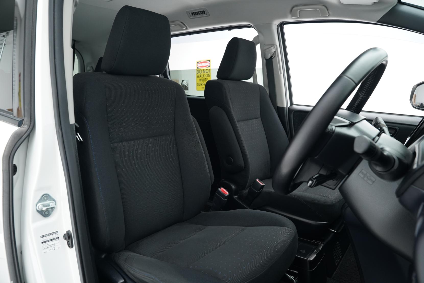 Toyota Noah 1.8 HYBRID G