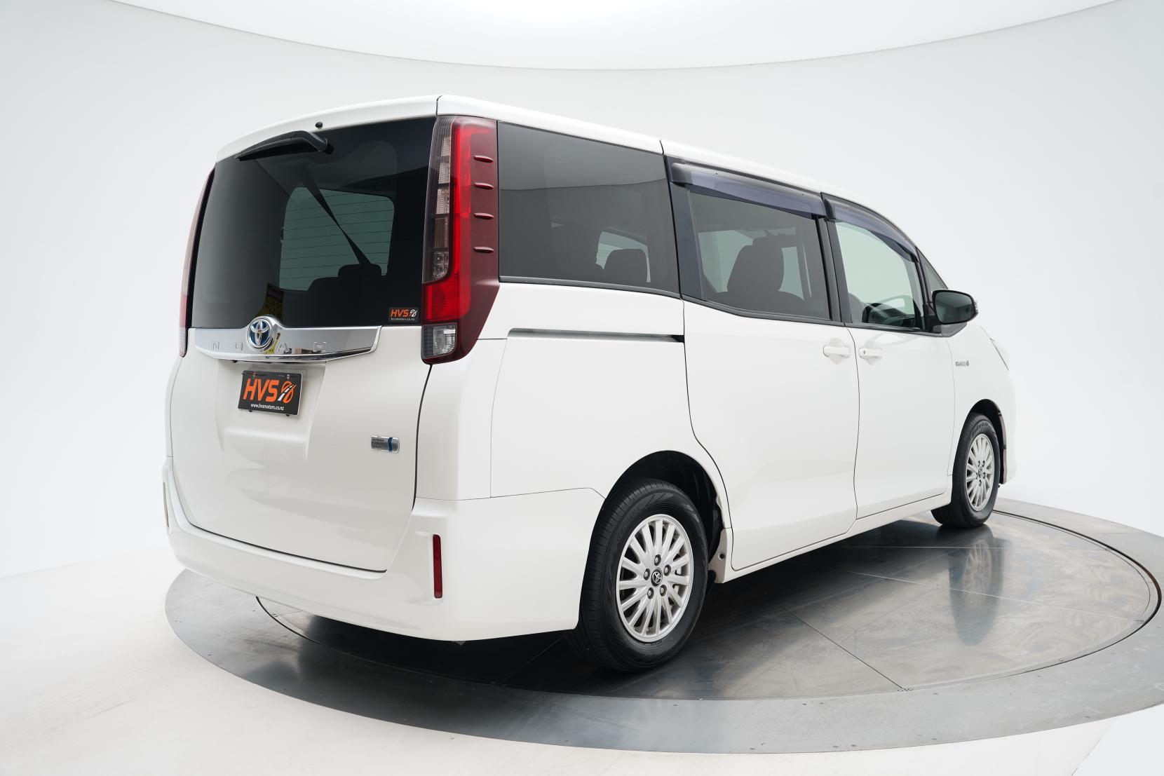 Toyota Noah 1.8 HYBRID G