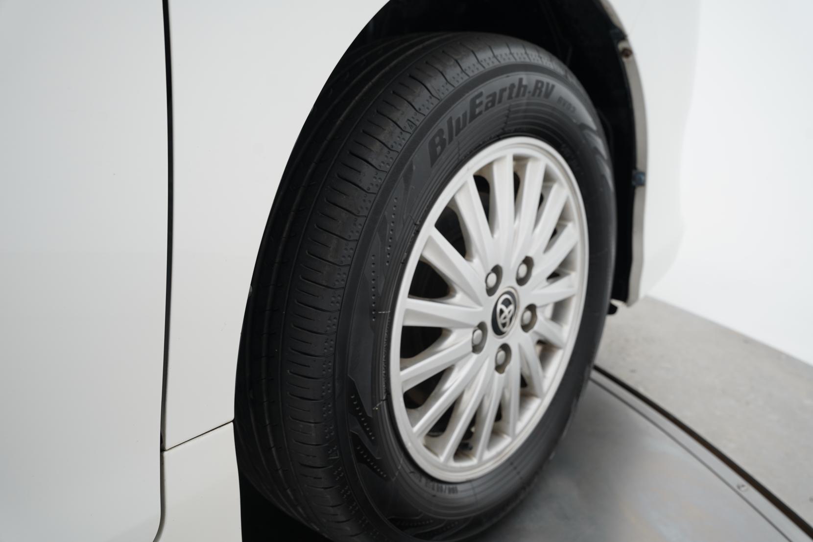 Toyota Noah 1.8 HYBRID G