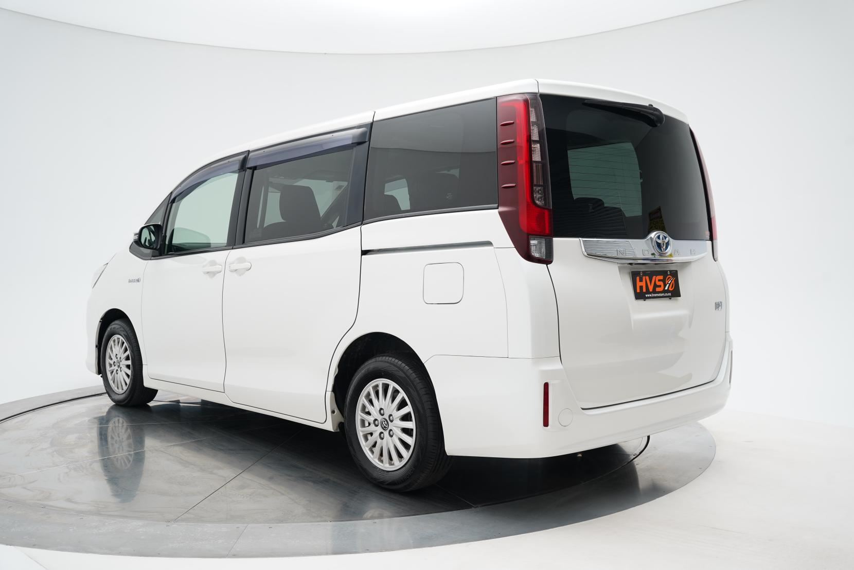 Toyota Noah 1.8 HYBRID G