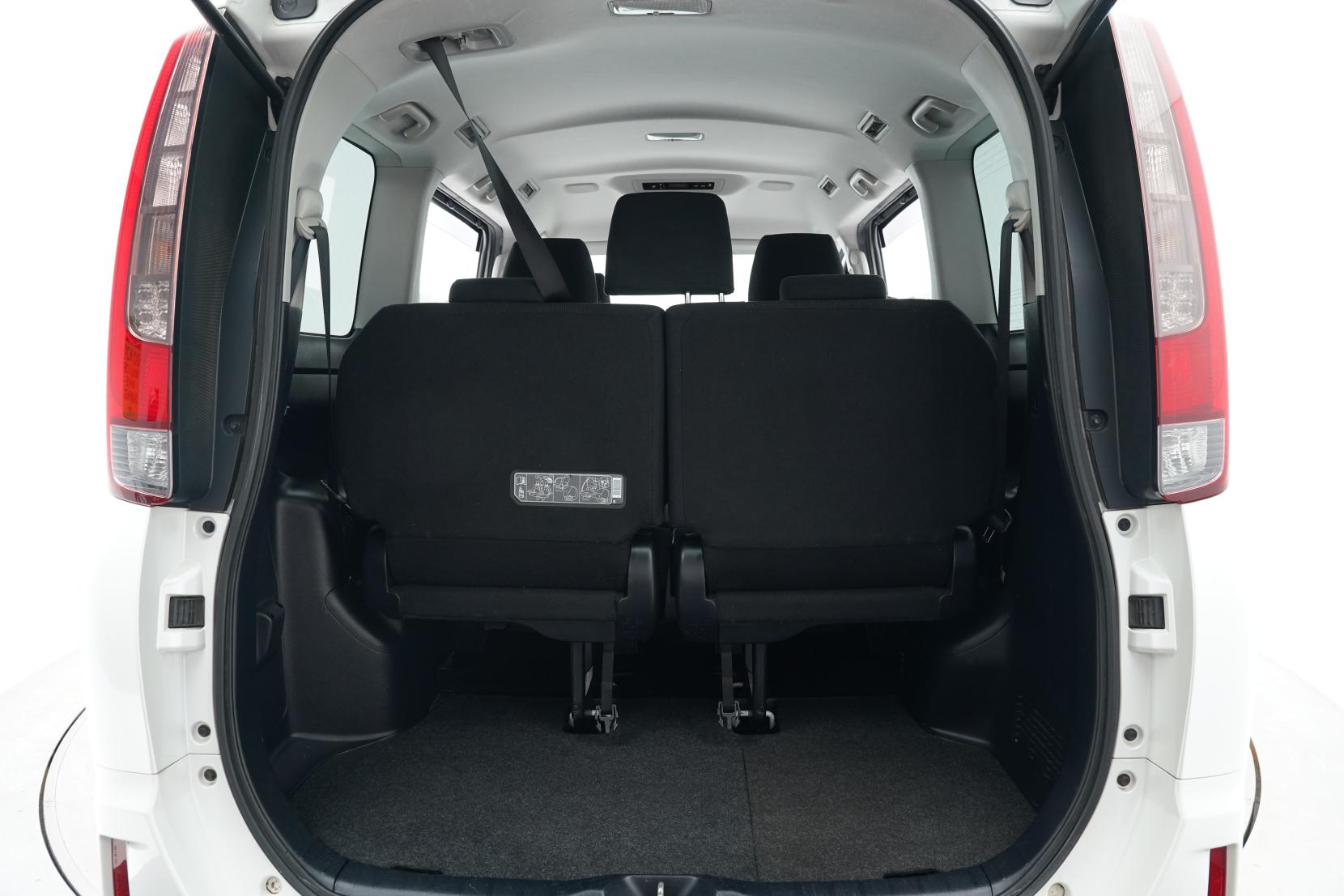 Toyota Noah 1.8 HYBRID G