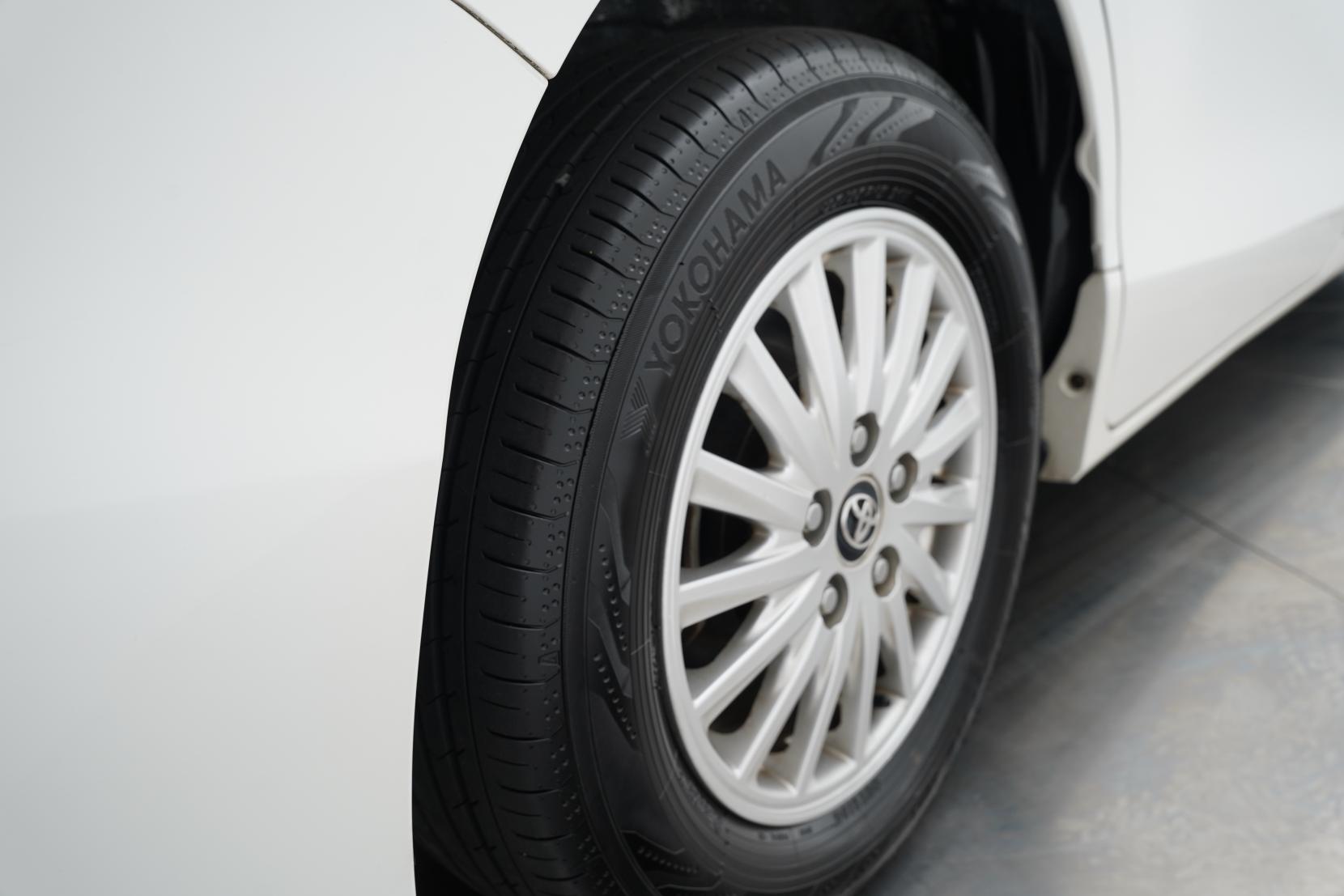 Toyota Noah 1.8 HYBRID G