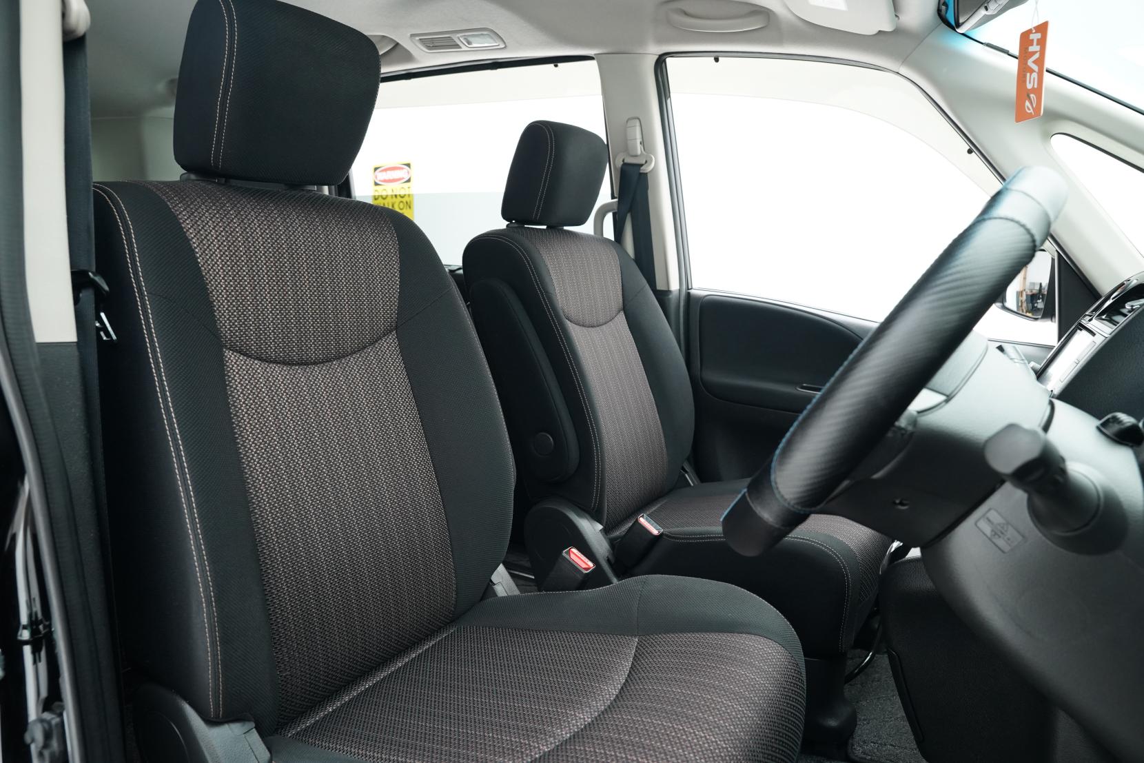 Nissan Serena (1991 – present) Hybrid HighwayStar G