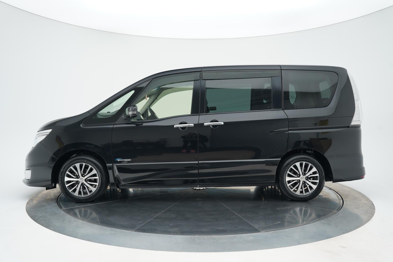 Nissan Serena (1991 – present) Hybrid HighwayStar G