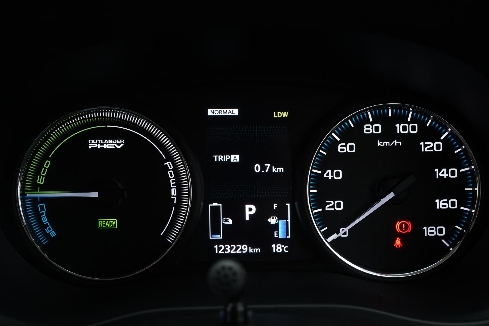 Mitsubishi Outlander 2.0 PHEV 4WD G SAFETY PACKAGE