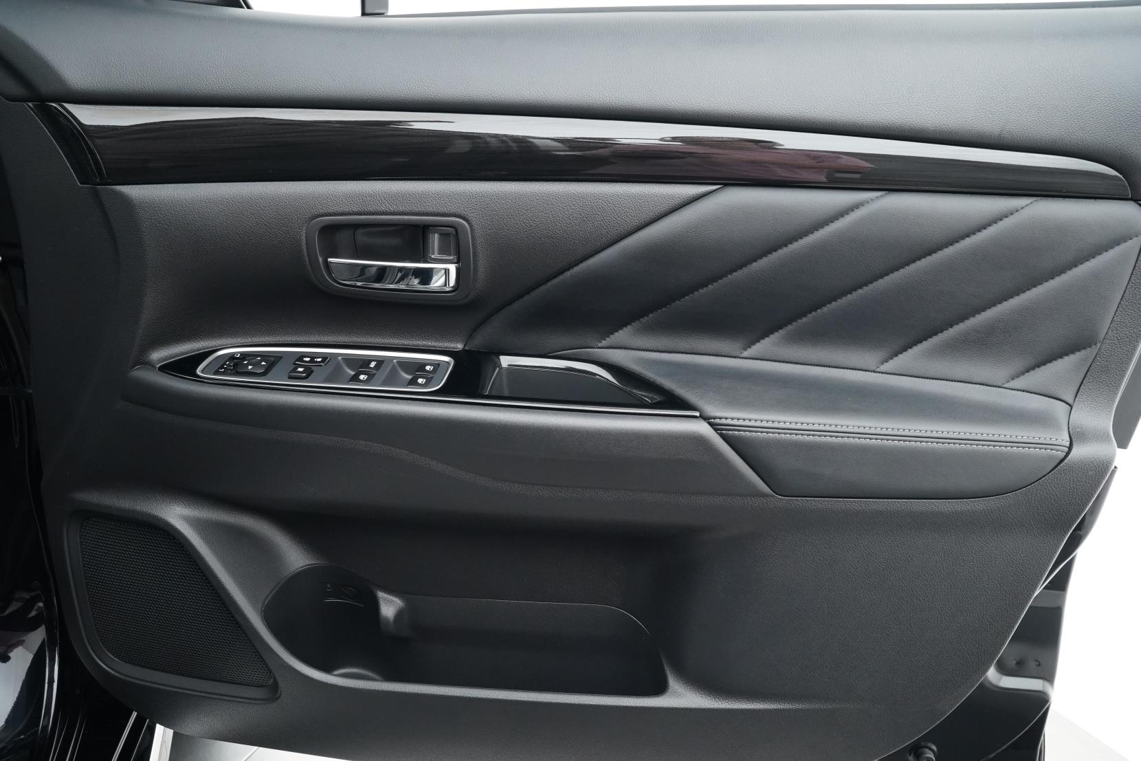 Mitsubishi Outlander 2.0 PHEV 4WD G SAFETY PACKAGE