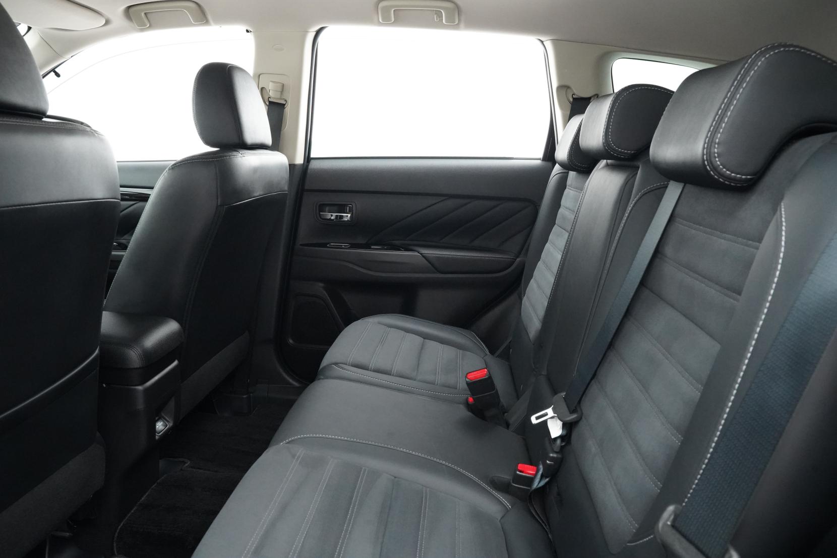 Mitsubishi Outlander 2.0 PHEV 4WD G SAFETY PACKAGE