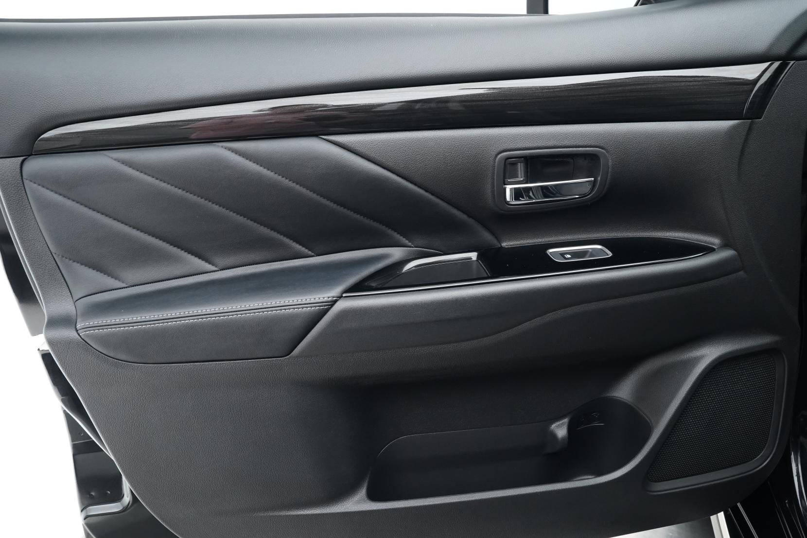 Mitsubishi Outlander 2.0 PHEV 4WD G SAFETY PACKAGE