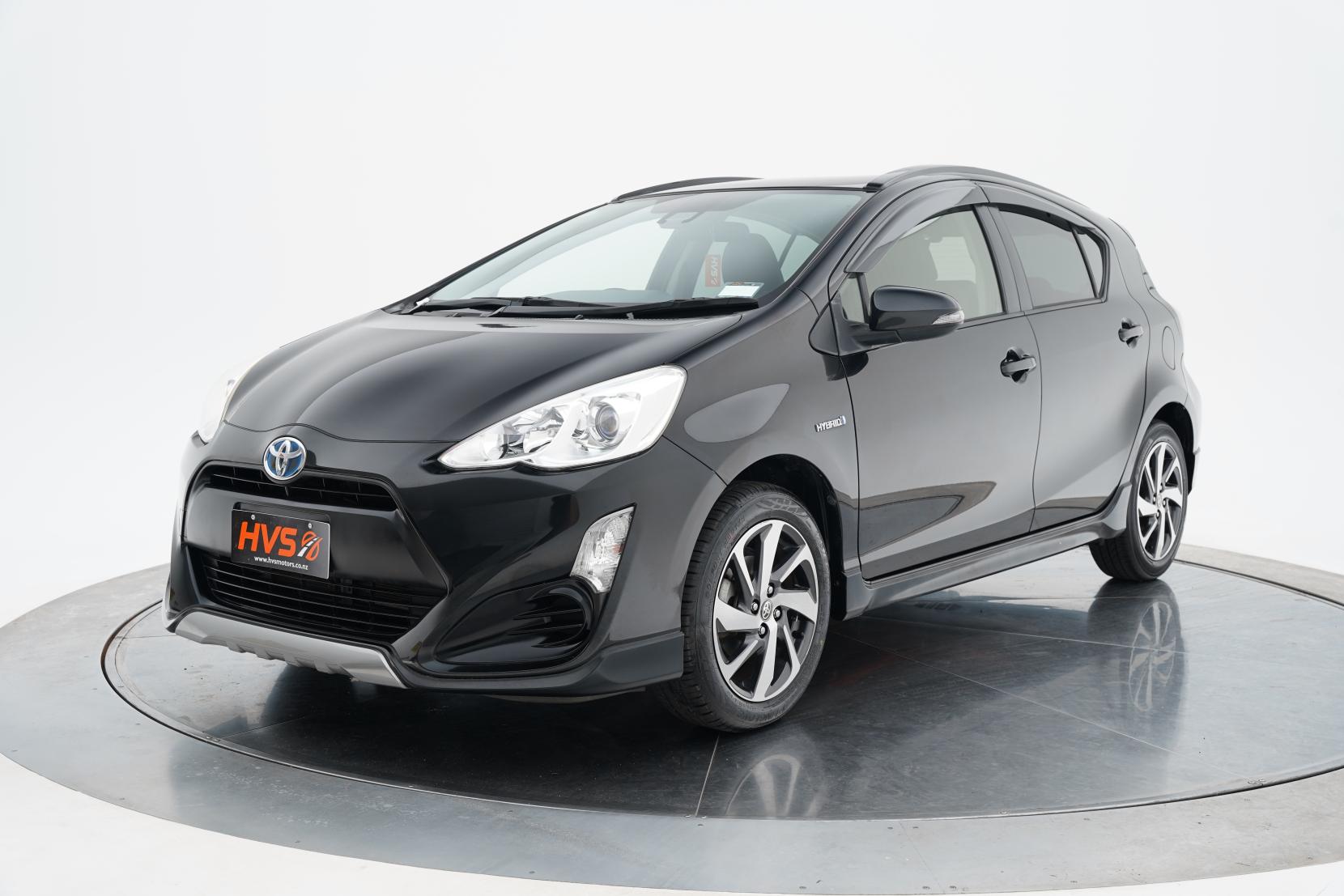 Toyota Aqua X-Urban Solid 