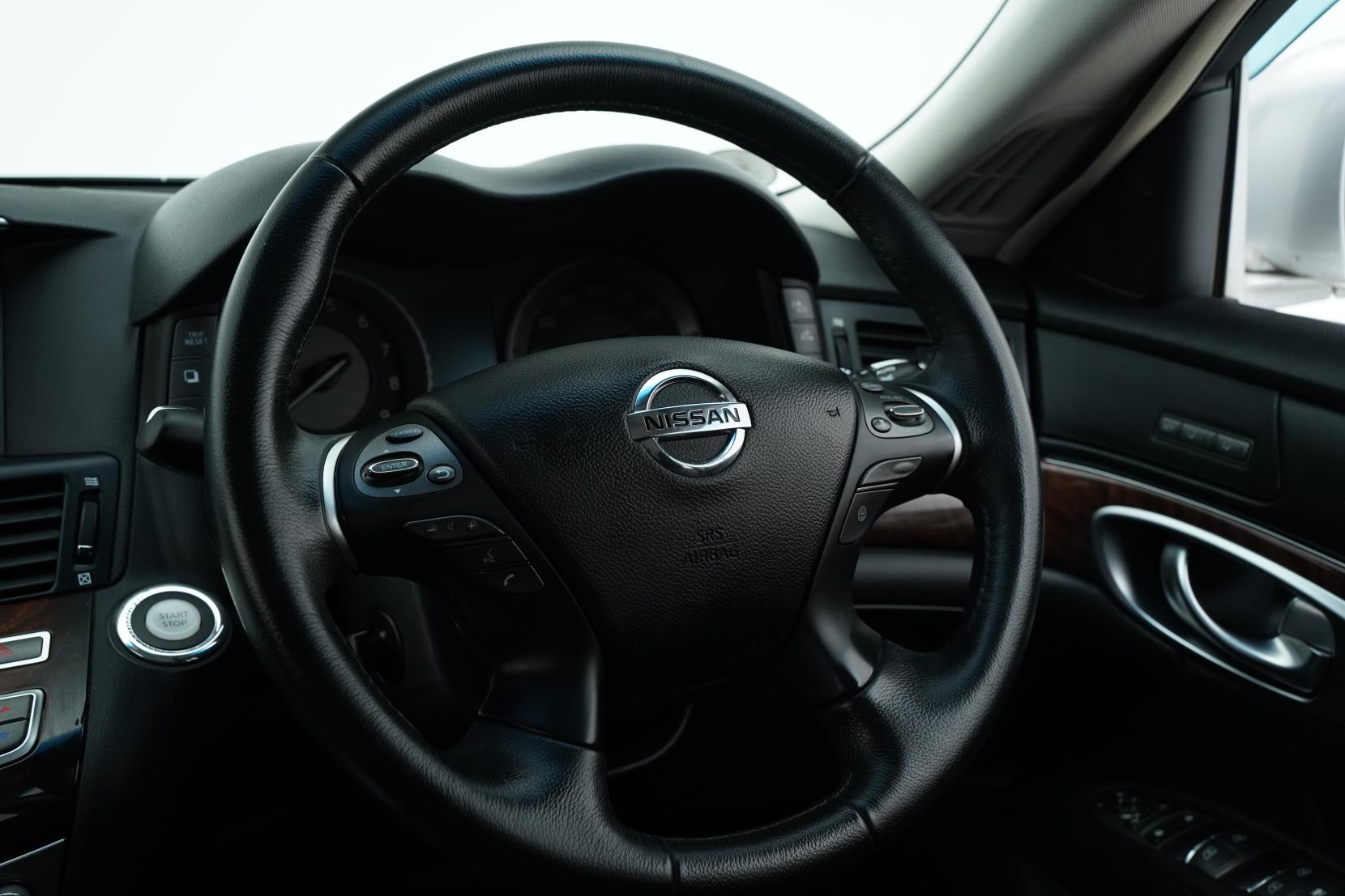 Nissan Fuga HYBRID