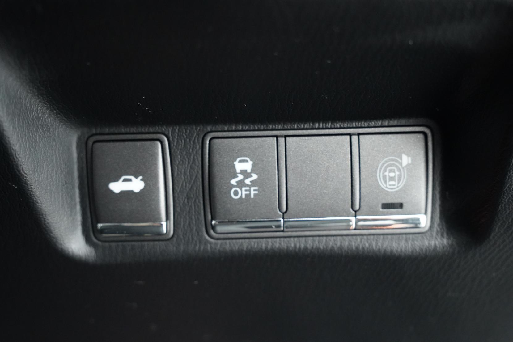 Nissan Fuga HYBRID