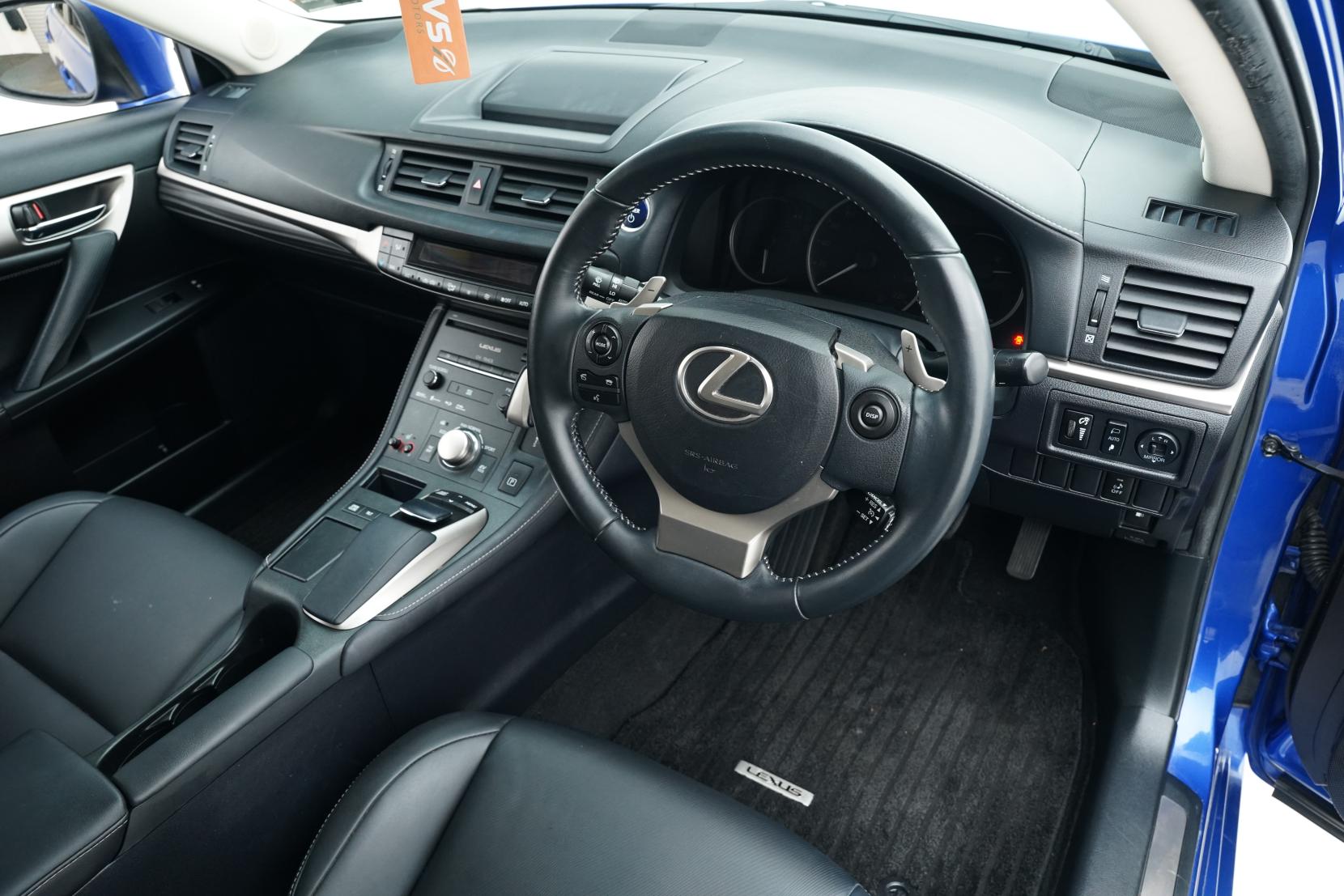 Lexus CT 200h 1.8 HYBRID Version C