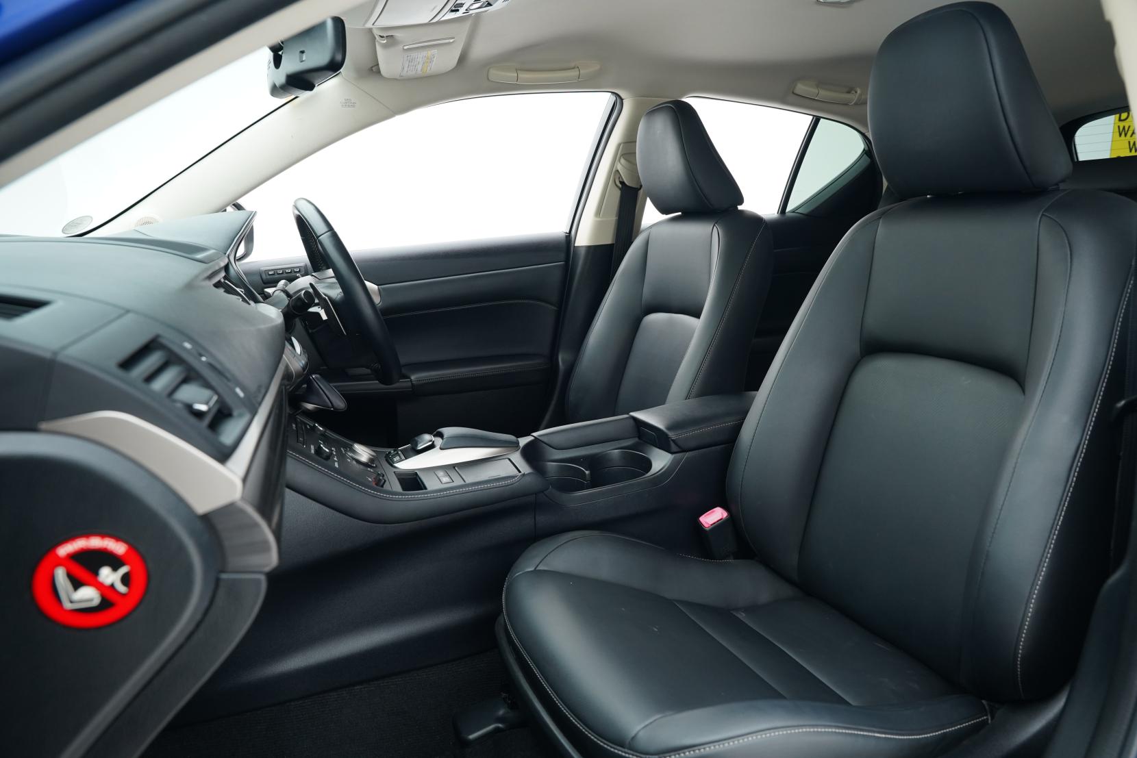 Lexus CT 200h 1.8 HYBRID Version C