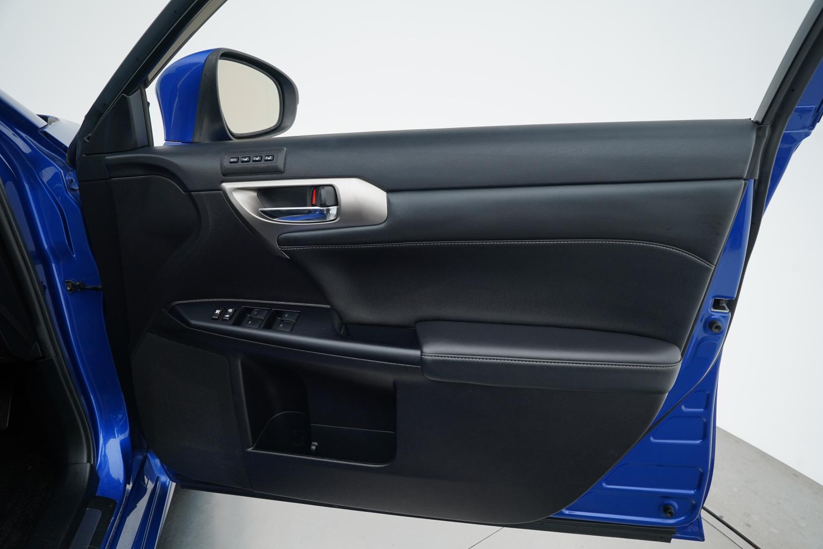 Lexus CT 200h 1.8 HYBRID Version C