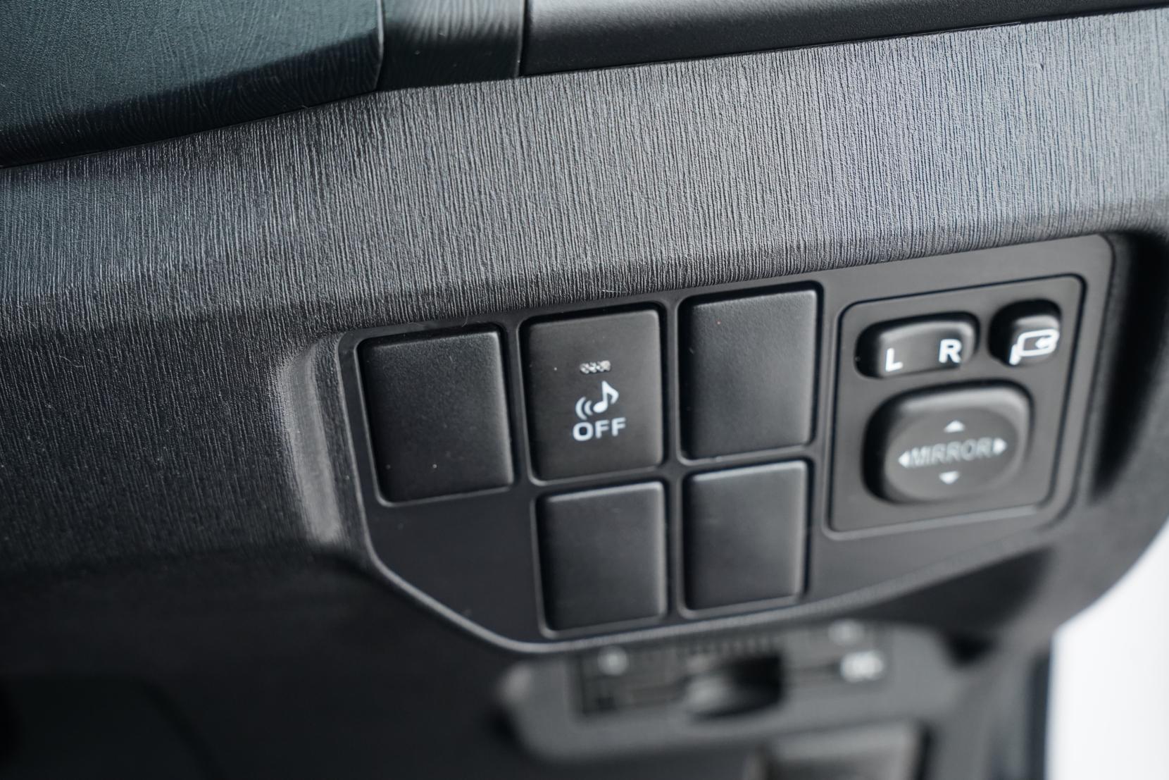 Toyota Prius 1.8 Hybrid S