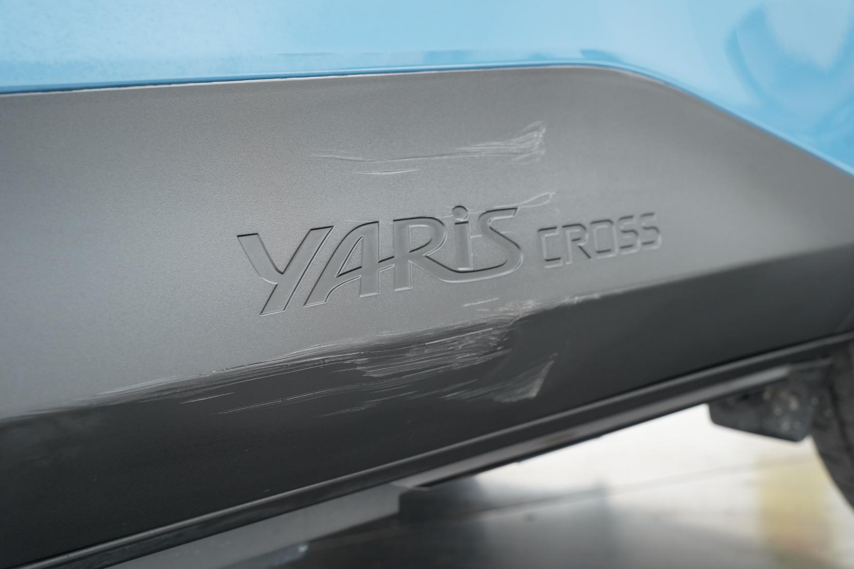 Toyota Yaris HYBRID X