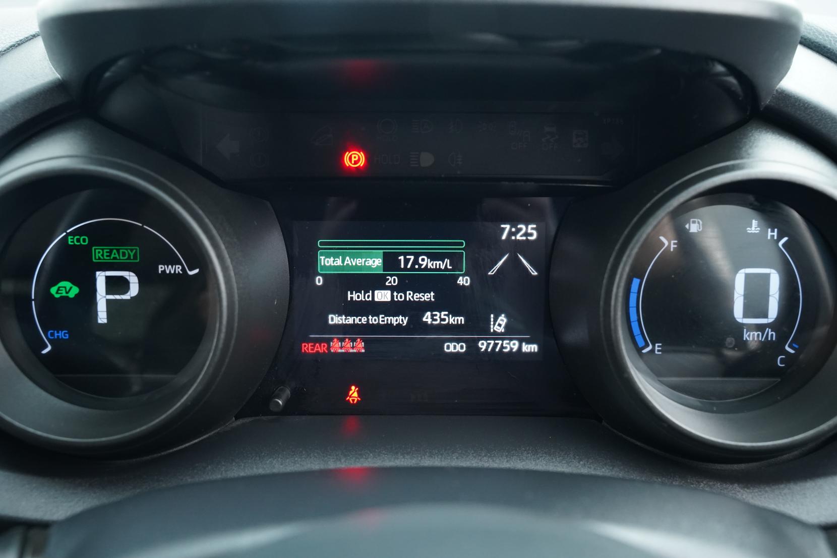 Toyota Yaris HYBRID X