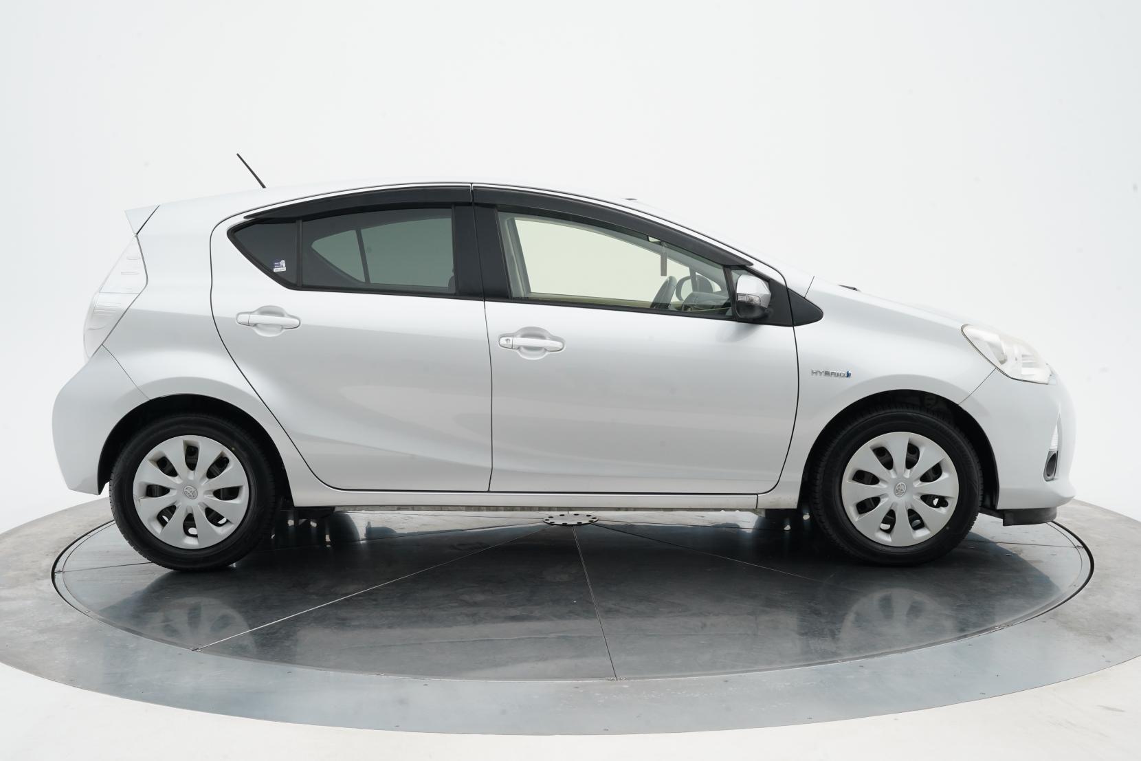 Toyota Aqua 1.5 G PUSH START