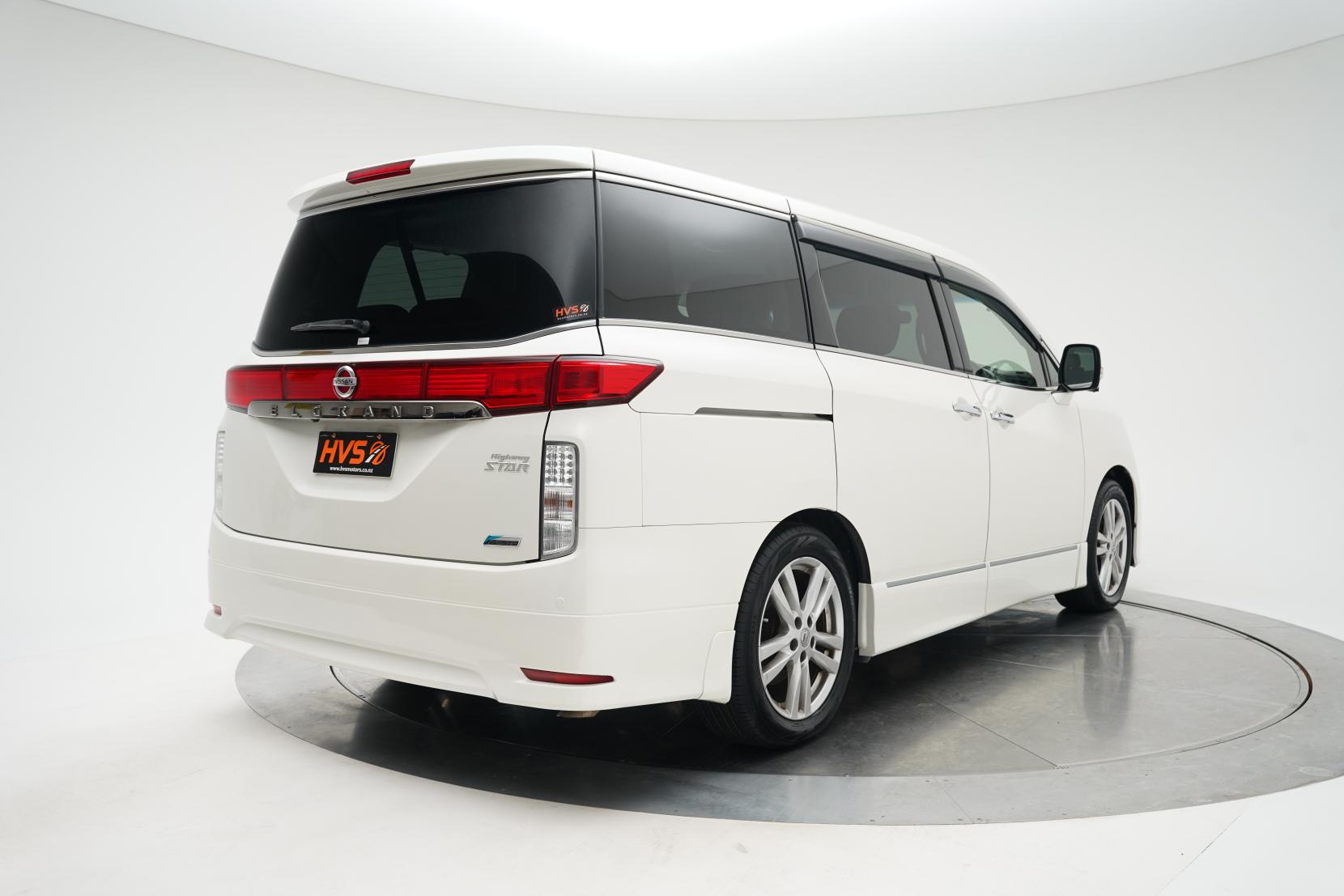 Nissan Elgrand 4WD 350 HIGHWAY STAR PREMIUM