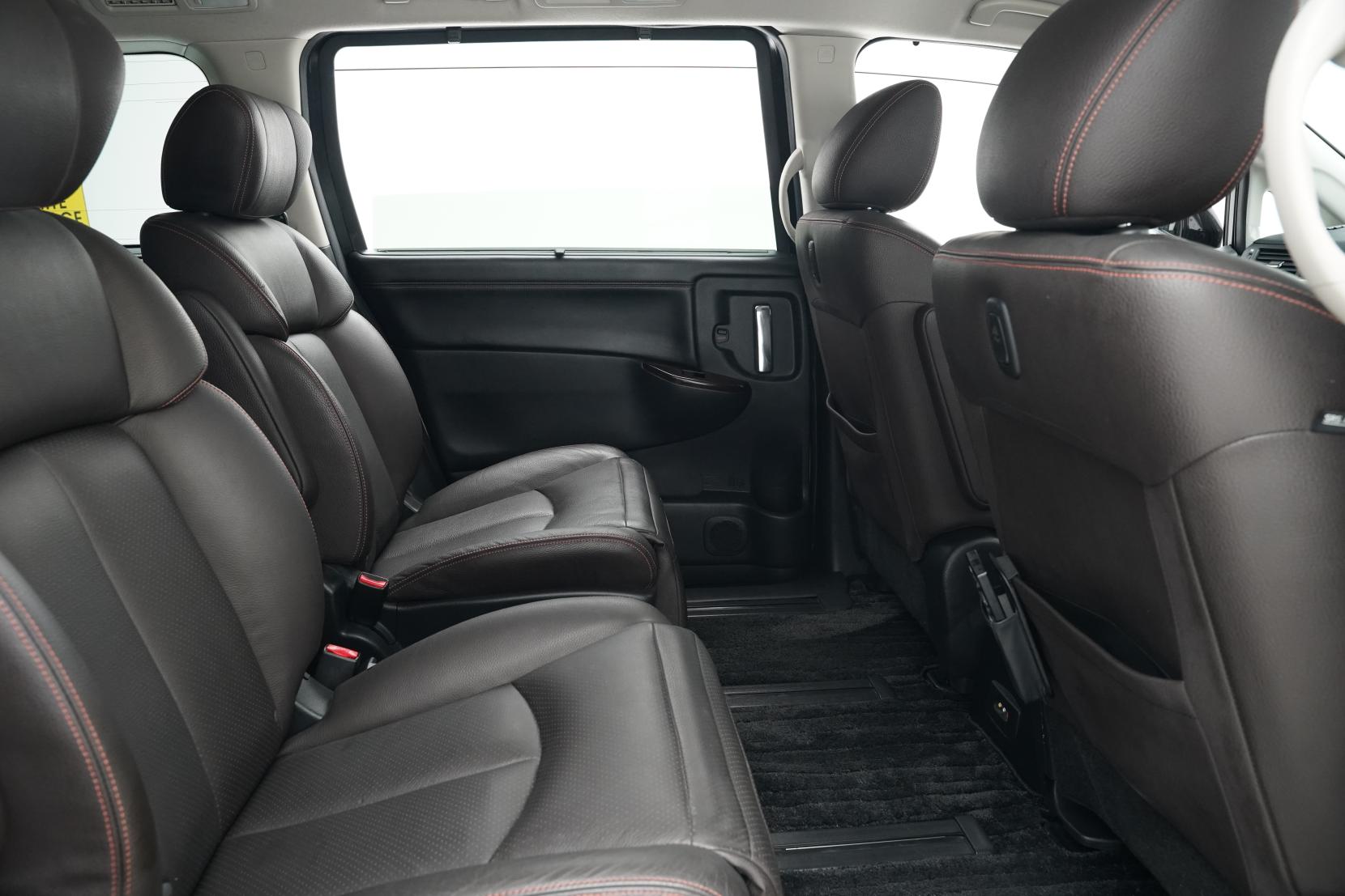 Nissan Elgrand 4WD 350 HIGHWAY STAR PREMIUM