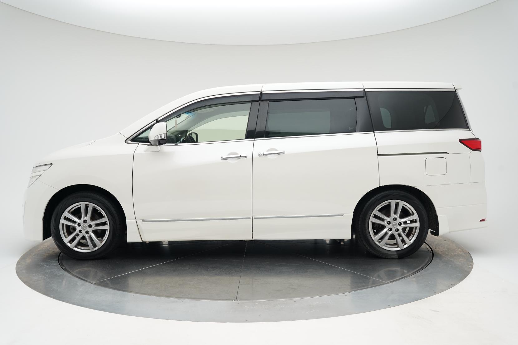 Nissan Elgrand 4WD 350 HIGHWAY STAR PREMIUM