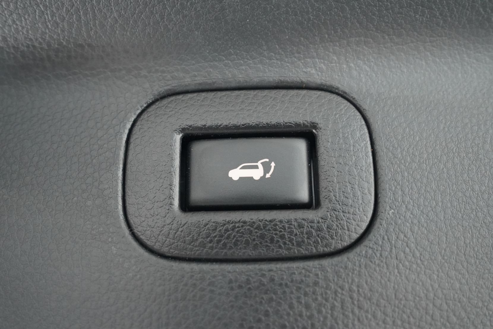 Nissan Elgrand 4WD 350 HIGHWAY STAR PREMIUM