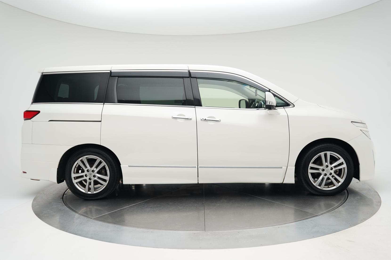 Nissan Elgrand 4WD 350 HIGHWAY STAR PREMIUM