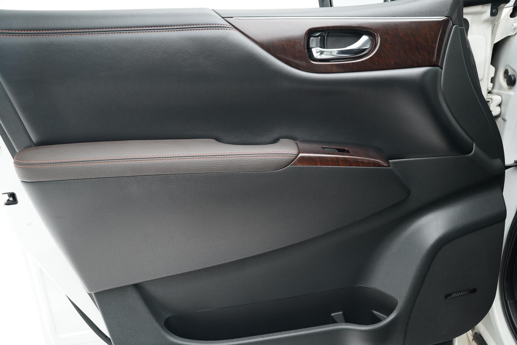 Nissan Elgrand 4WD 350 HIGHWAY STAR PREMIUM