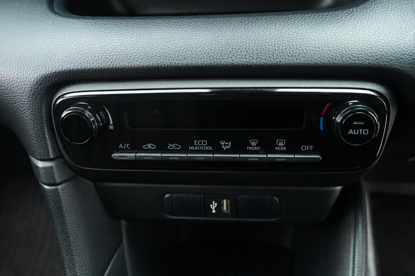 Toyota Yaris 1.5 Hybrid X