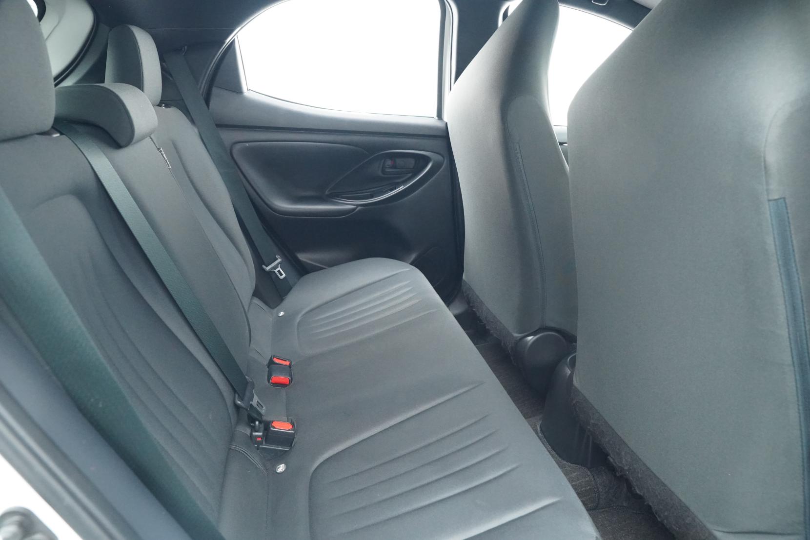 Toyota Yaris 1.5 Hybrid X
