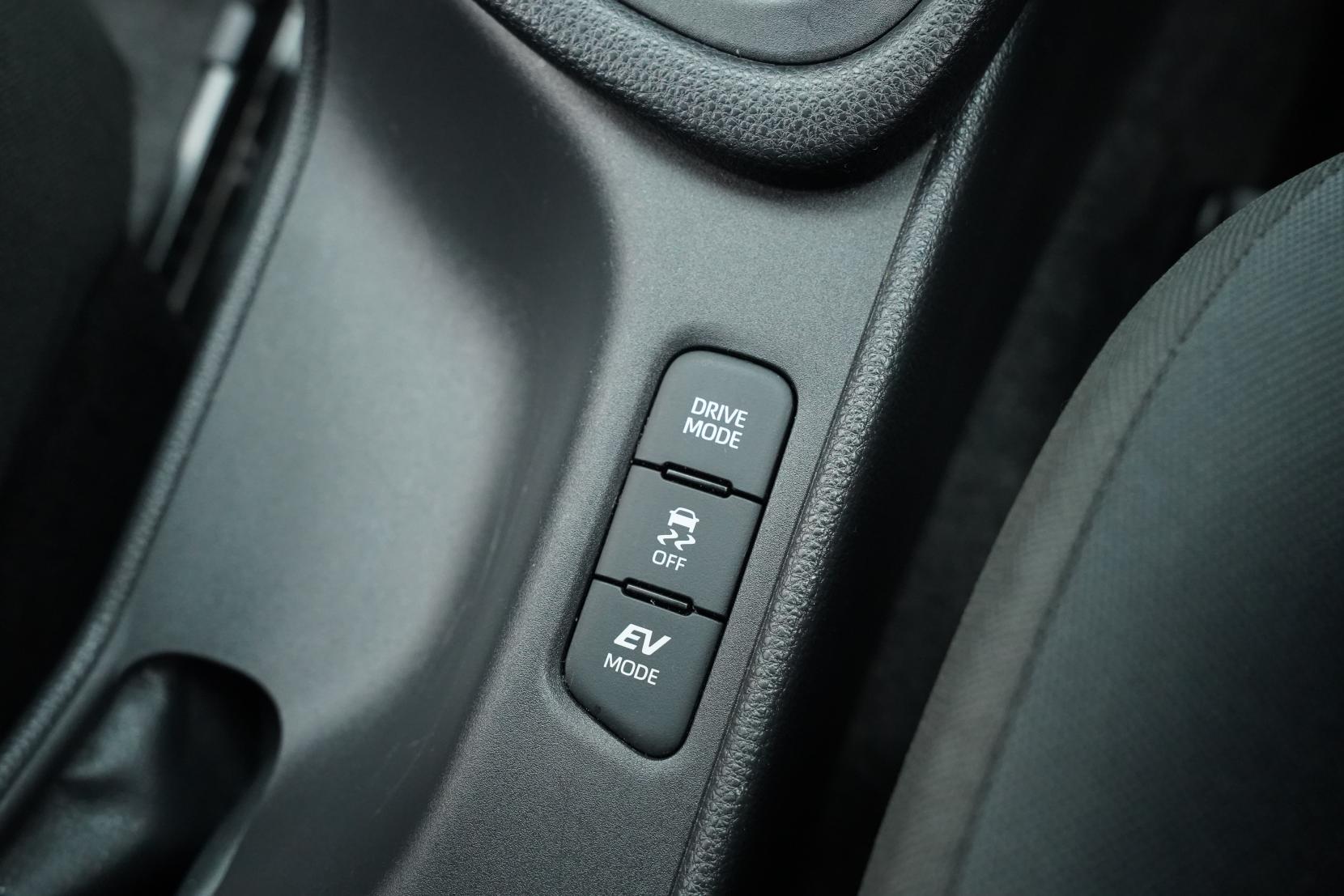 Toyota Yaris 1.5 Hybrid X