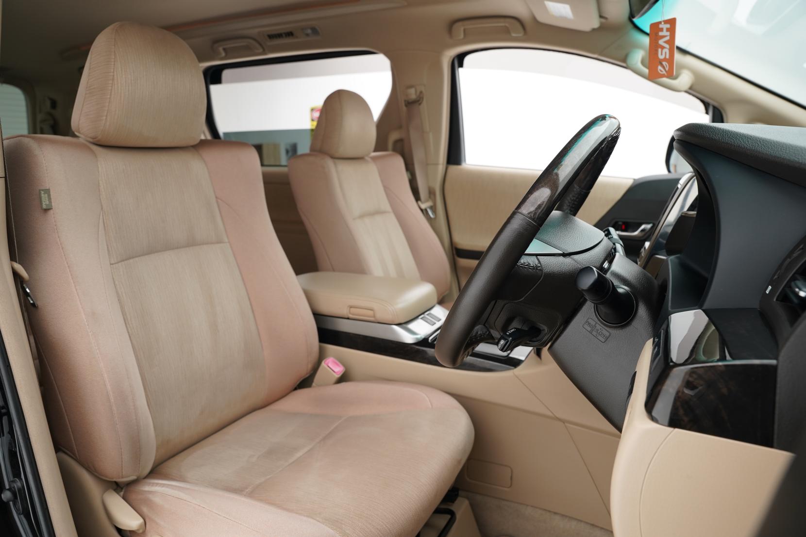 Toyota Alphard 2.4 Hybrid X 4WD