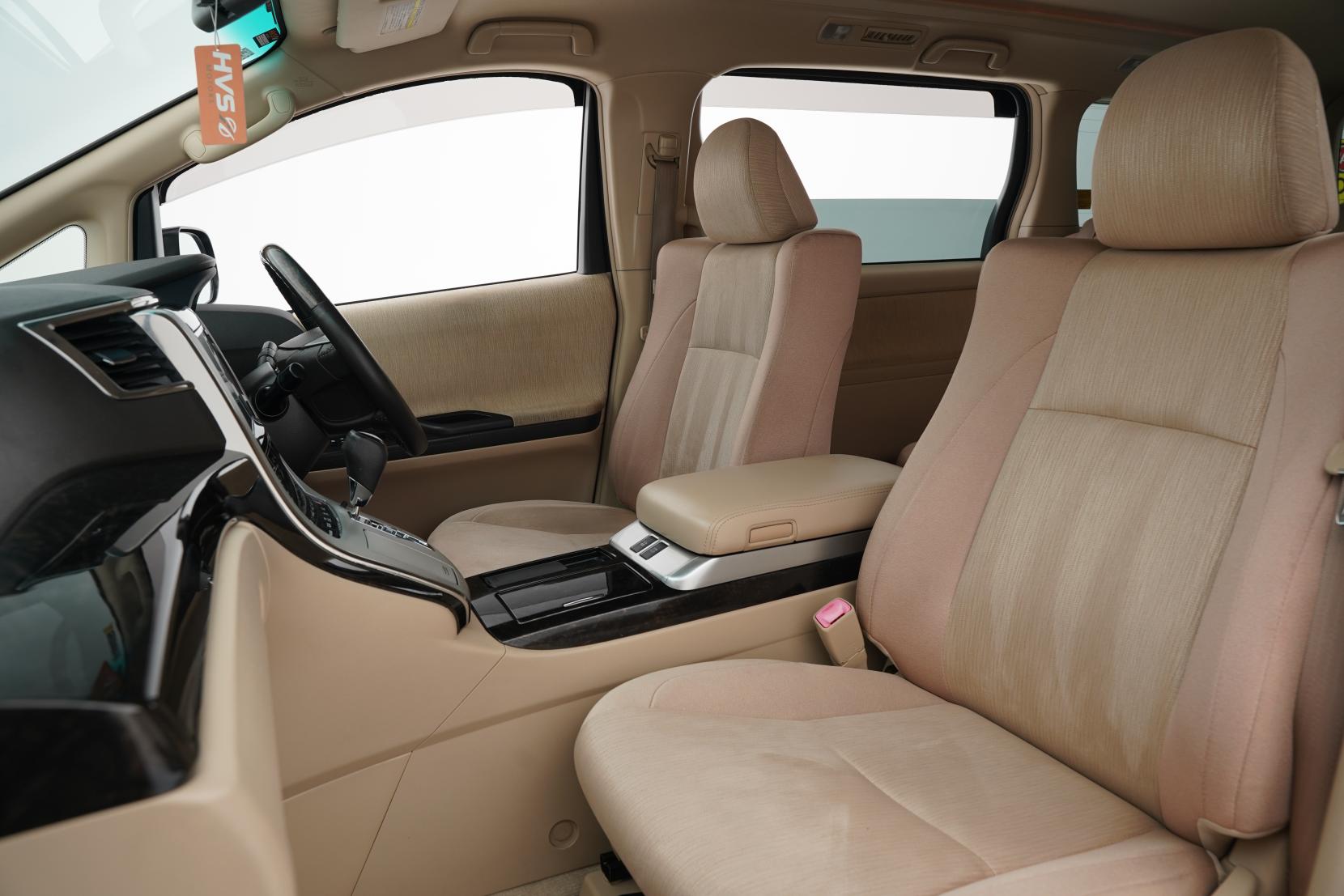 Toyota Alphard 2.4 Hybrid X 4WD