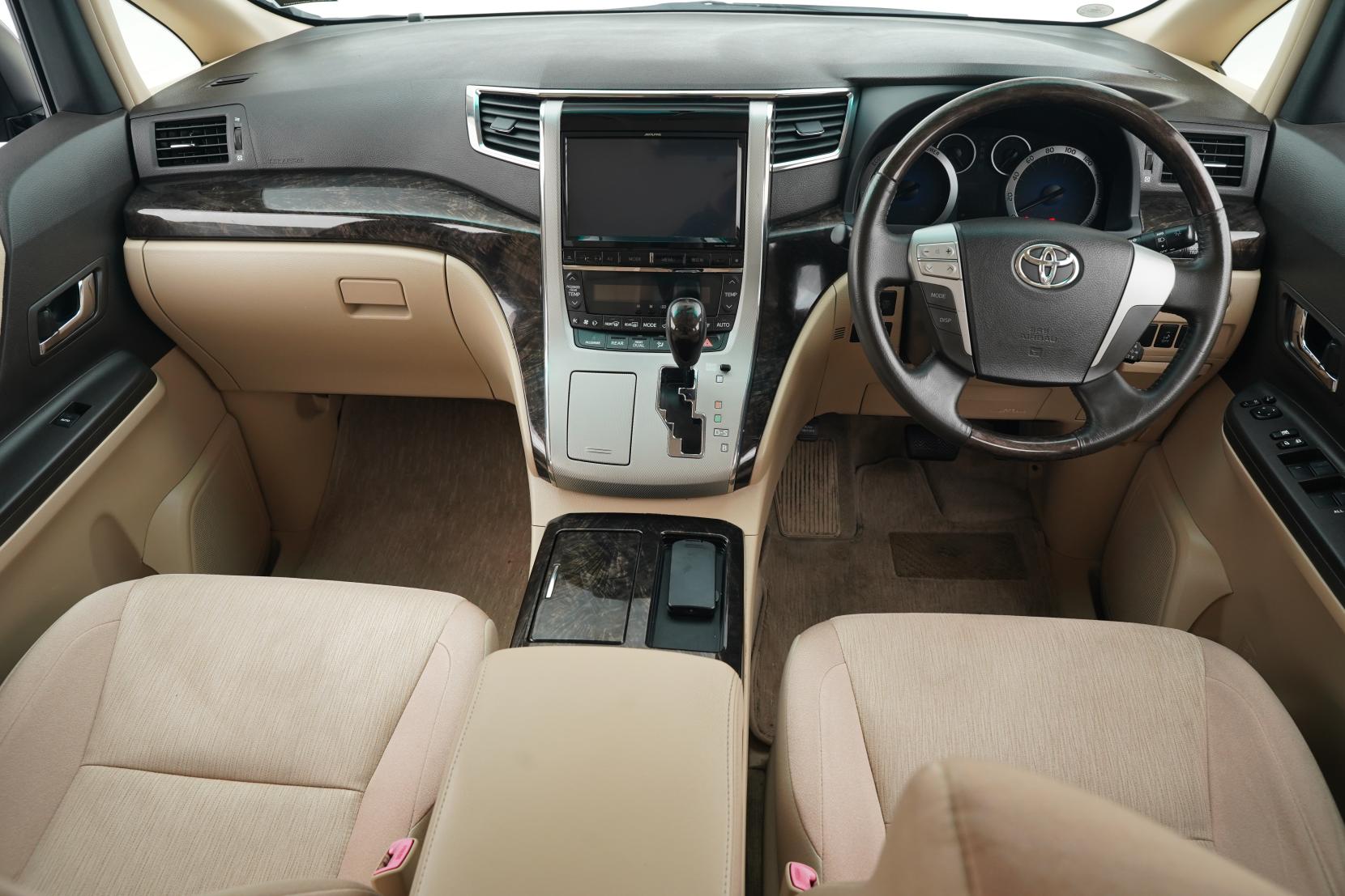 Toyota Alphard 2.4 Hybrid X 4WD
