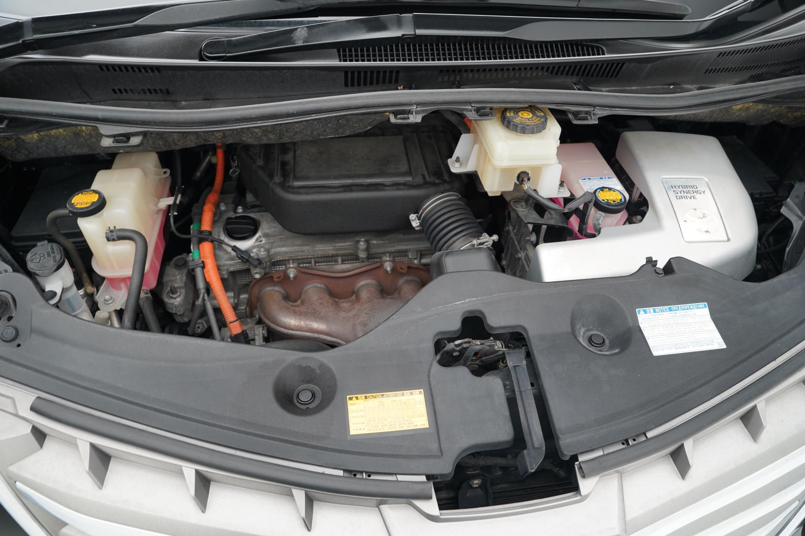 Toyota Alphard 2.4 Hybrid X 4WD