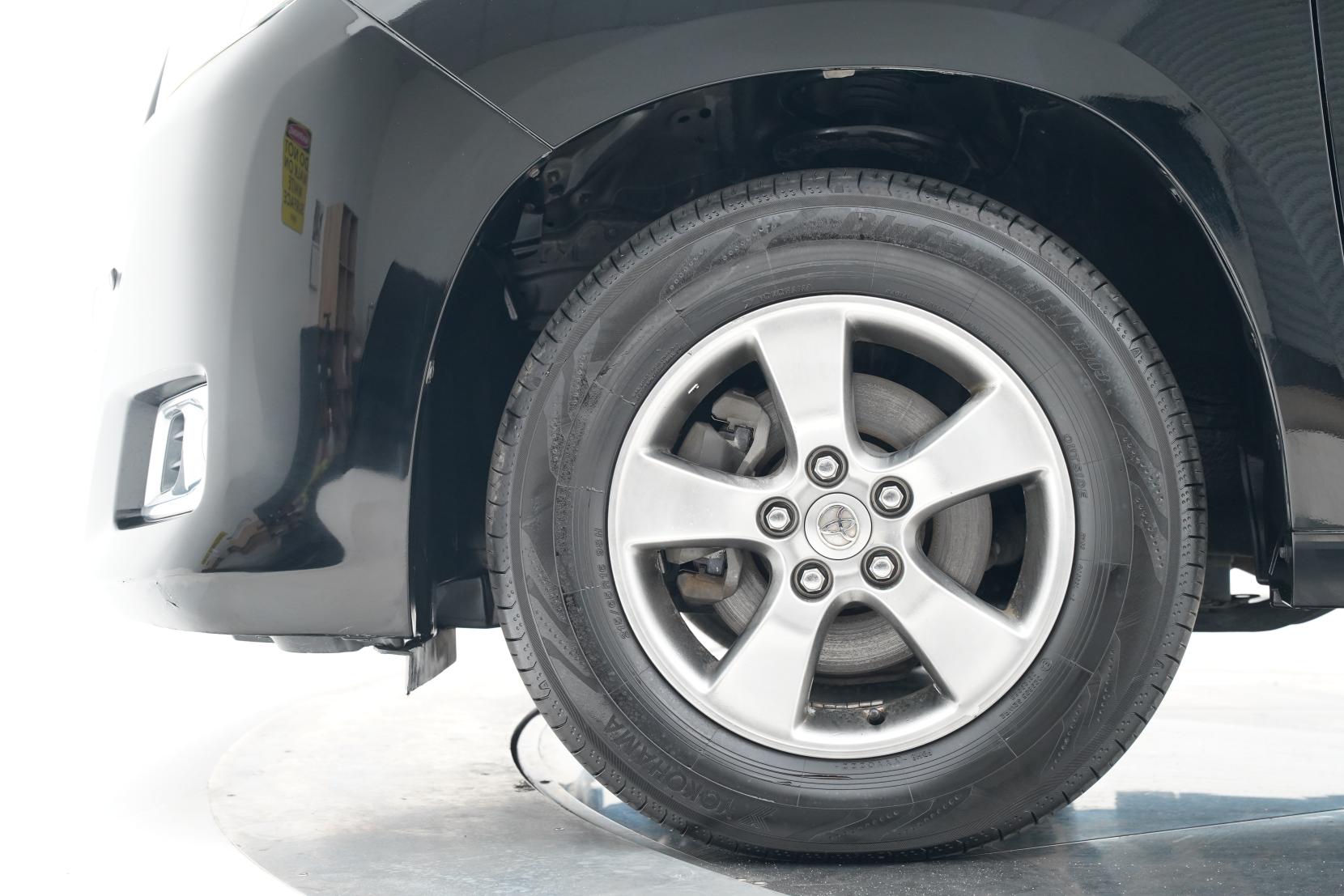 Toyota Alphard 2.4 Hybrid X 4WD