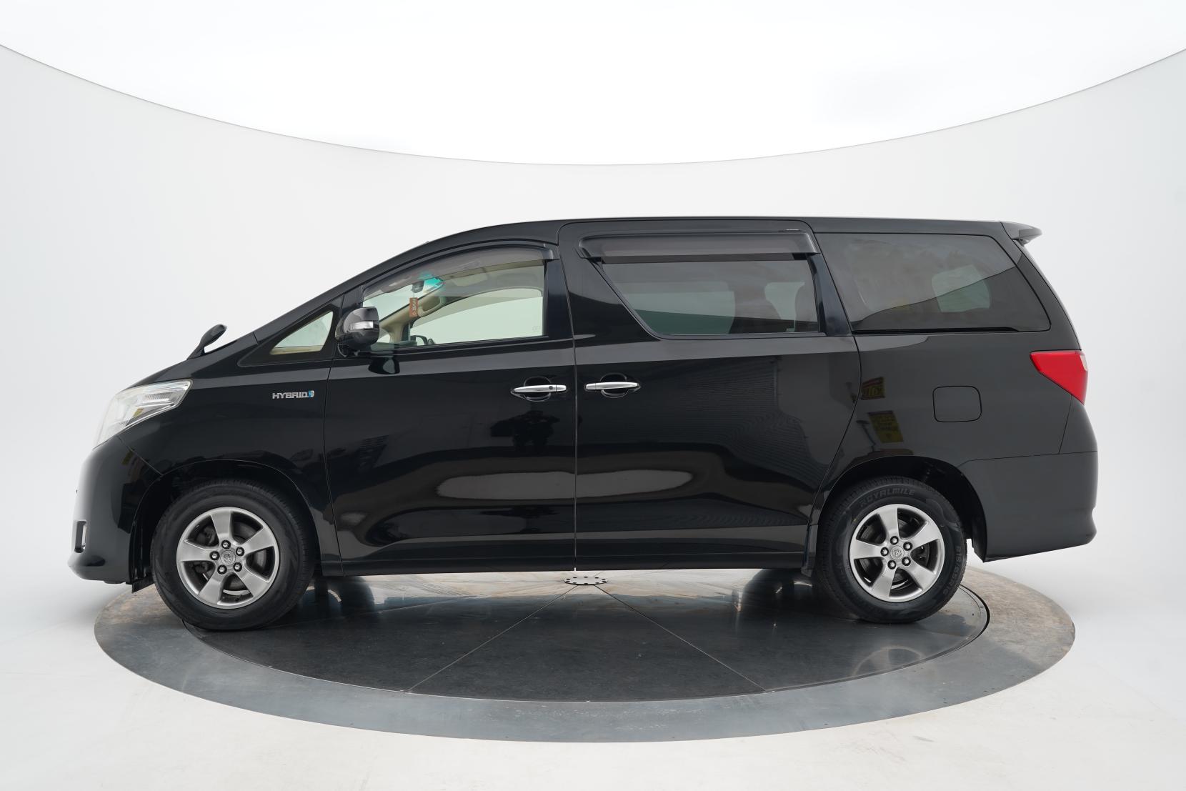 Toyota Alphard 2.4 Hybrid X 4WD