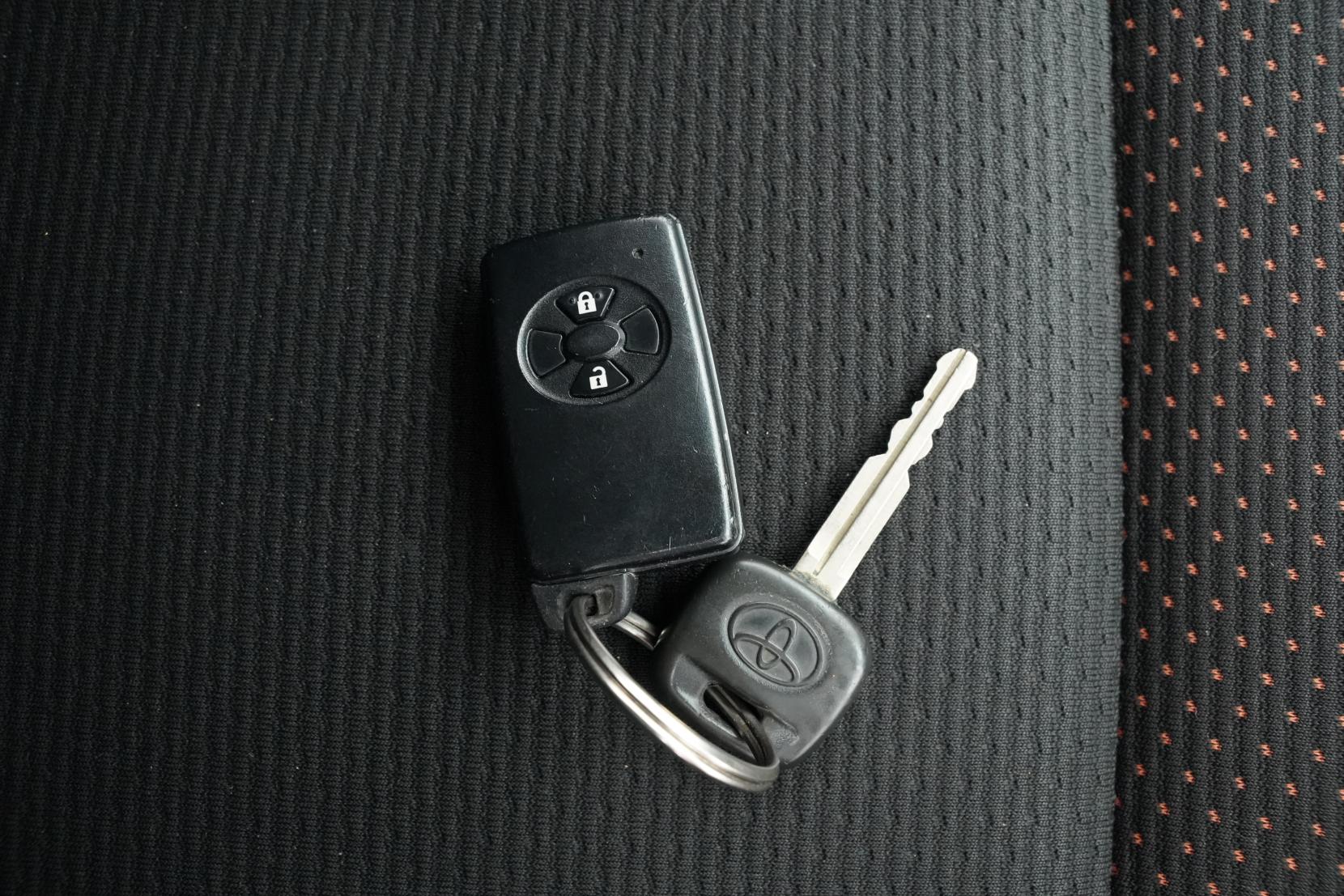 Toyota Auris 1.8 1.8L Hatch