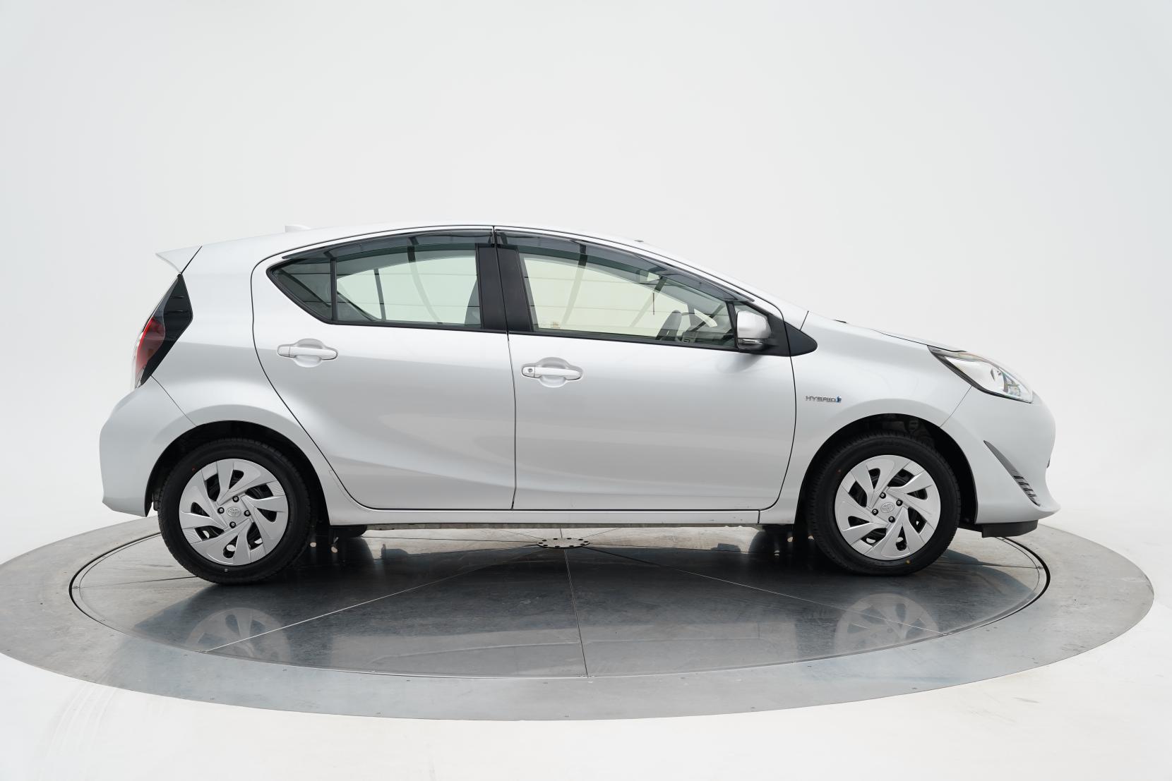 Toyota Aqua 1.5 L