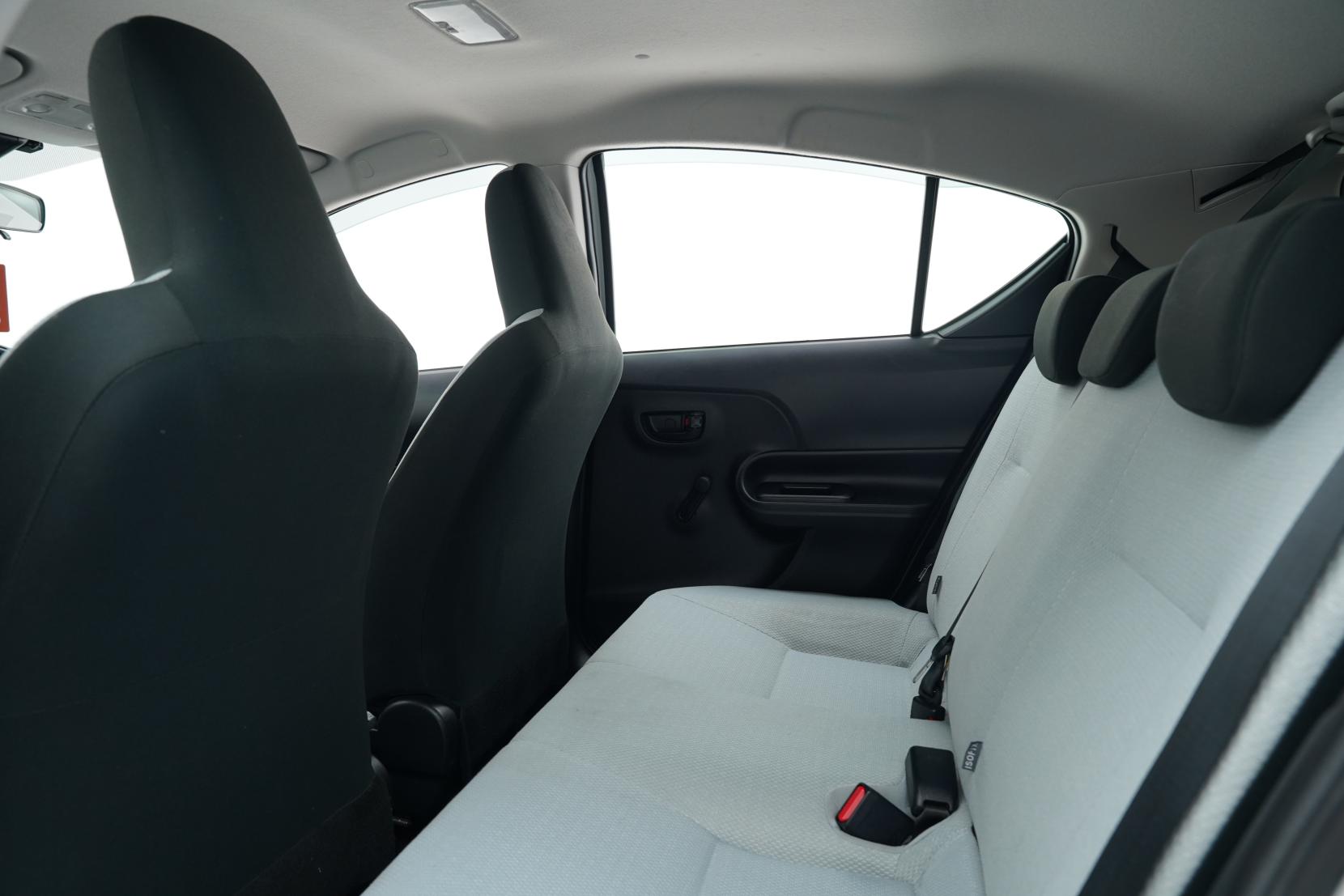 Toyota Aqua 1.5 L